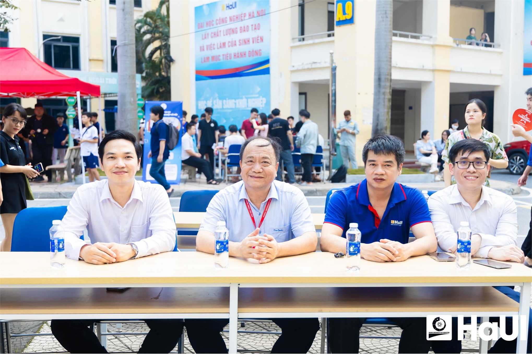 Sinh viên Trường Đại học Công nghiệp Hà Nội hóa thân thành chiến sĩ trong Sao nhập ngũ Unitour