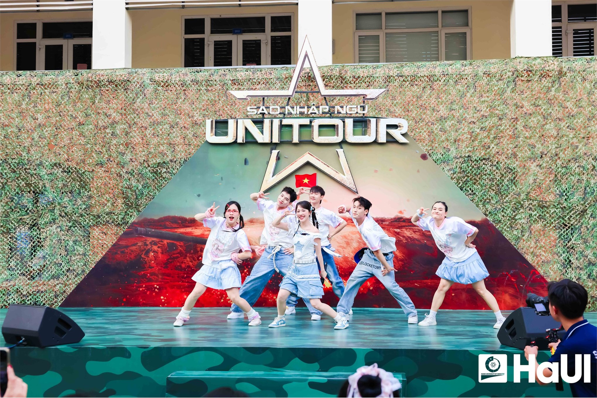 Sinh viên Trường Đại học Công nghiệp Hà Nội hóa thân thành chiến sĩ trong Sao nhập ngũ Unitour