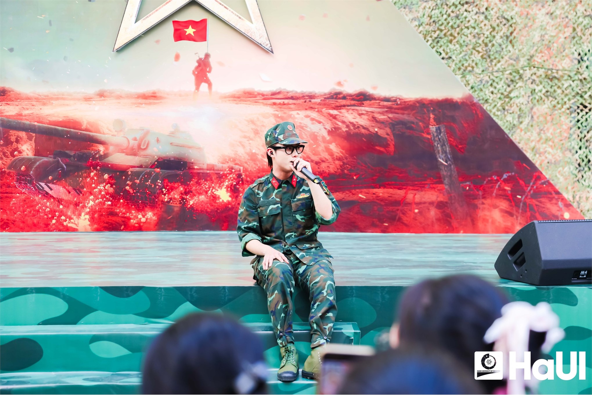 Sinh viên Trường Đại học Công nghiệp Hà Nội hóa thân thành chiến sĩ trong Sao nhập ngũ Unitour