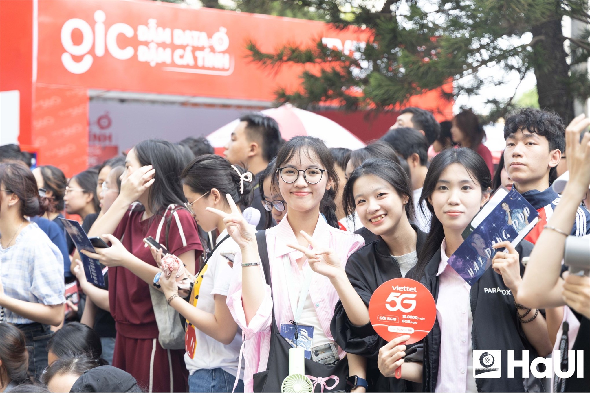 Sinh viên Trường Đại học Công nghiệp Hà Nội hóa thân thành chiến sĩ trong Sao nhập ngũ Unitour