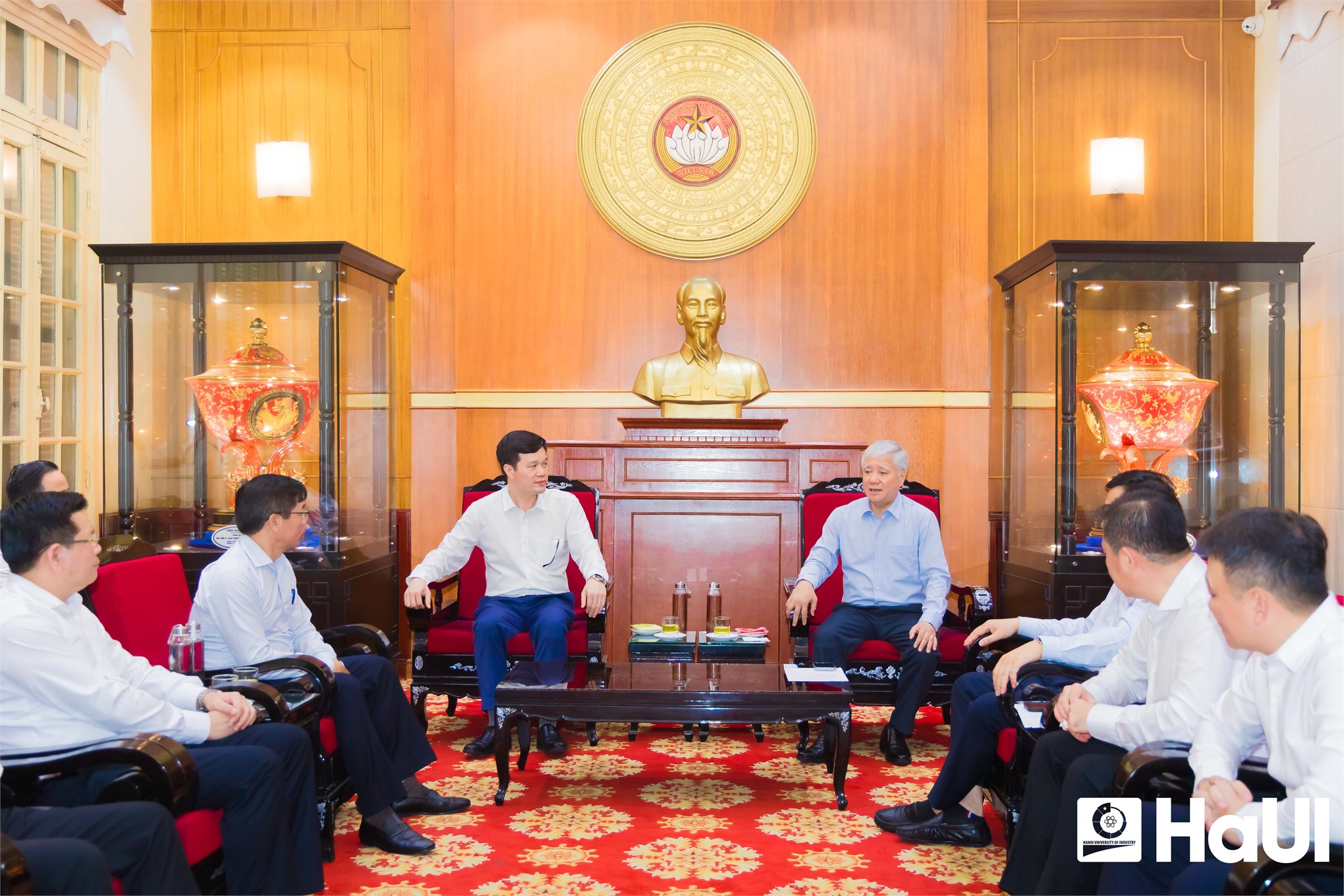 Trường Đại học Công nghiệp Hà Nội cùng 4 trường đại học trực thuộc Bộ Công Thương ủng hộ 2 tỷ đồng hỗ trợ đồng bào vùng lũ