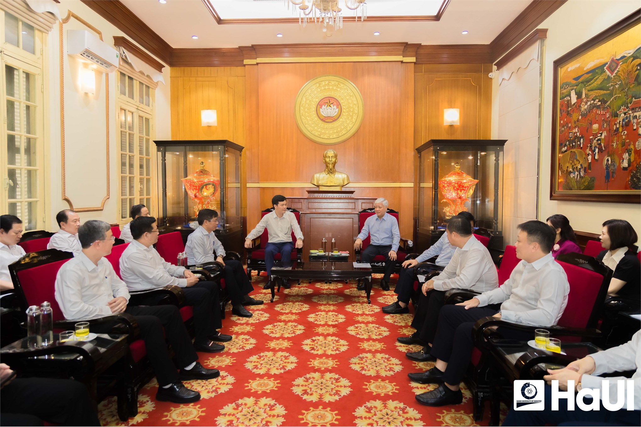 Trường Đại học Công nghiệp Hà Nội cùng 4 trường đại học trực thuộc Bộ Công Thương ủng hộ 2 tỷ đồng hỗ trợ đồng bào vùng lũ