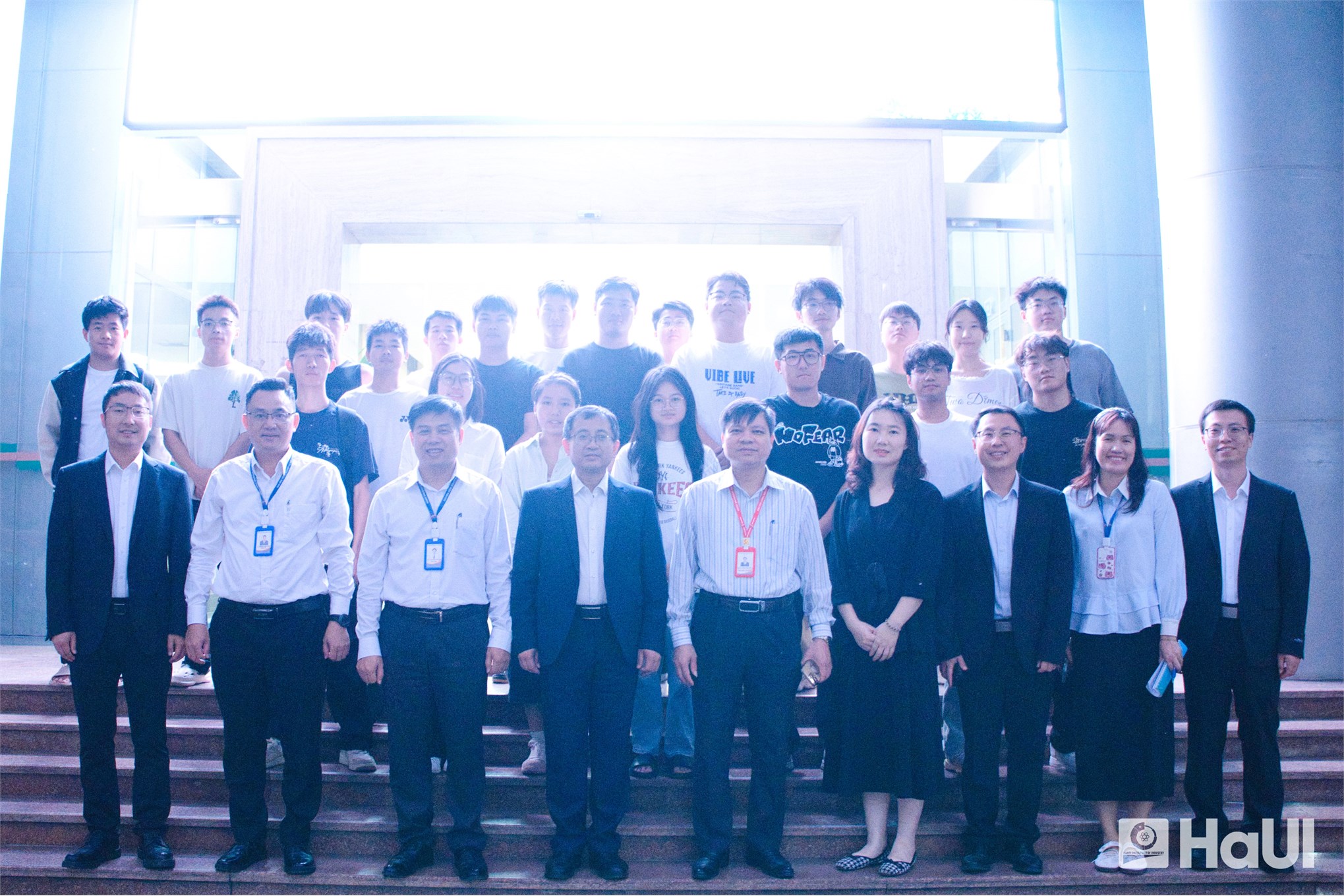 HaUI đẩy mạnh hợp tác quốc tế về đào tạo công nghệ ô tô năng lượng mới