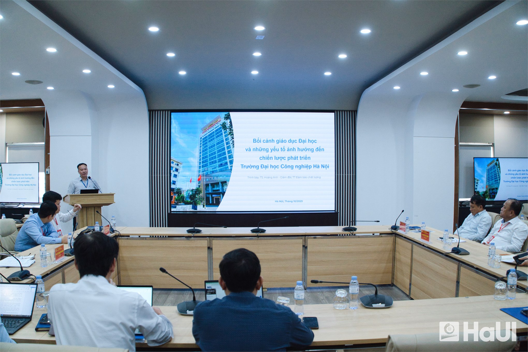 Hội thảo khoa học: Chiến lược 2026-2030, định vị một HaUI định hướng đổi mới sáng tạo, phát triển bền vững