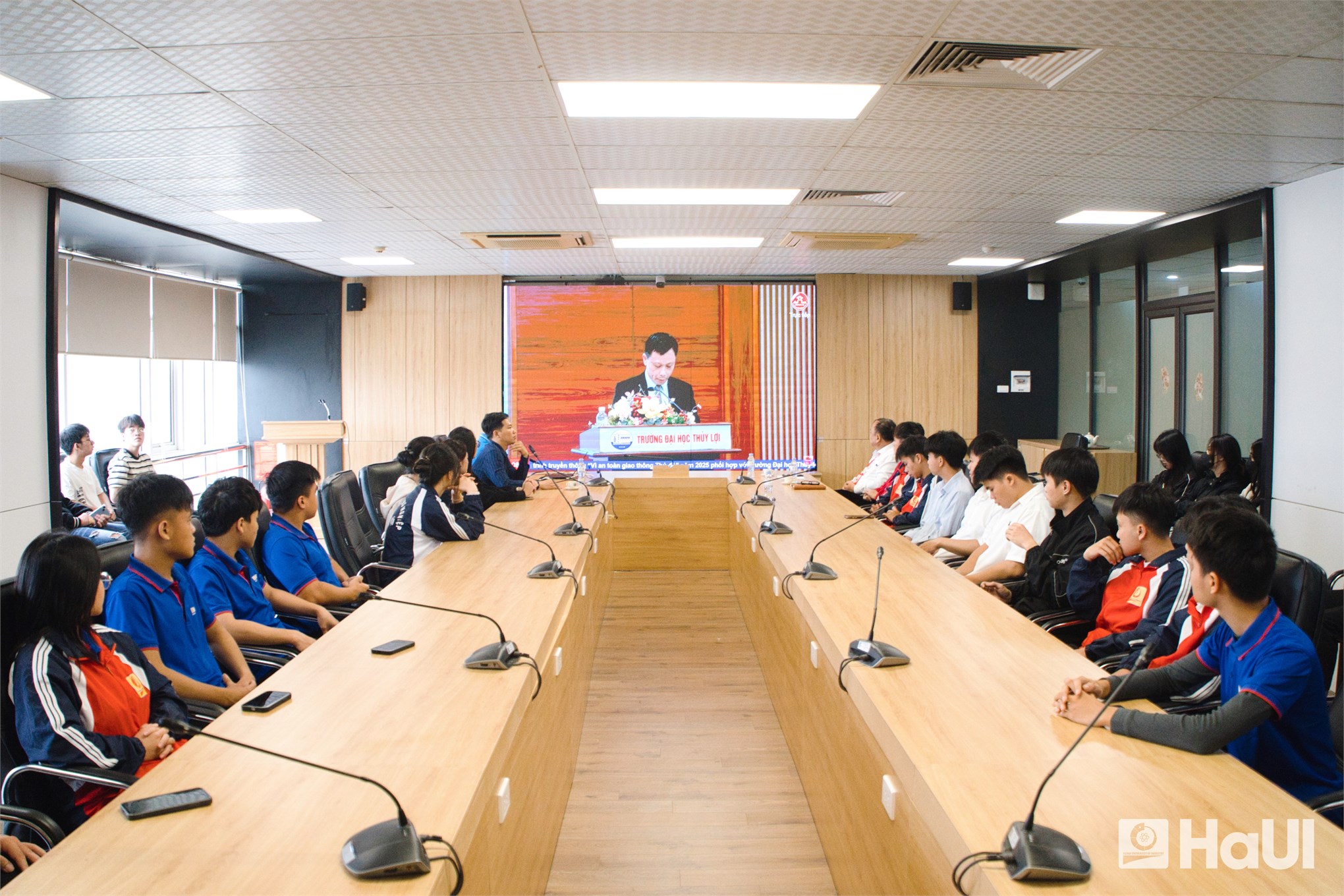 HaUI chung tay lan tỏa trách nhiệm kiến tạo văn minh giao thông