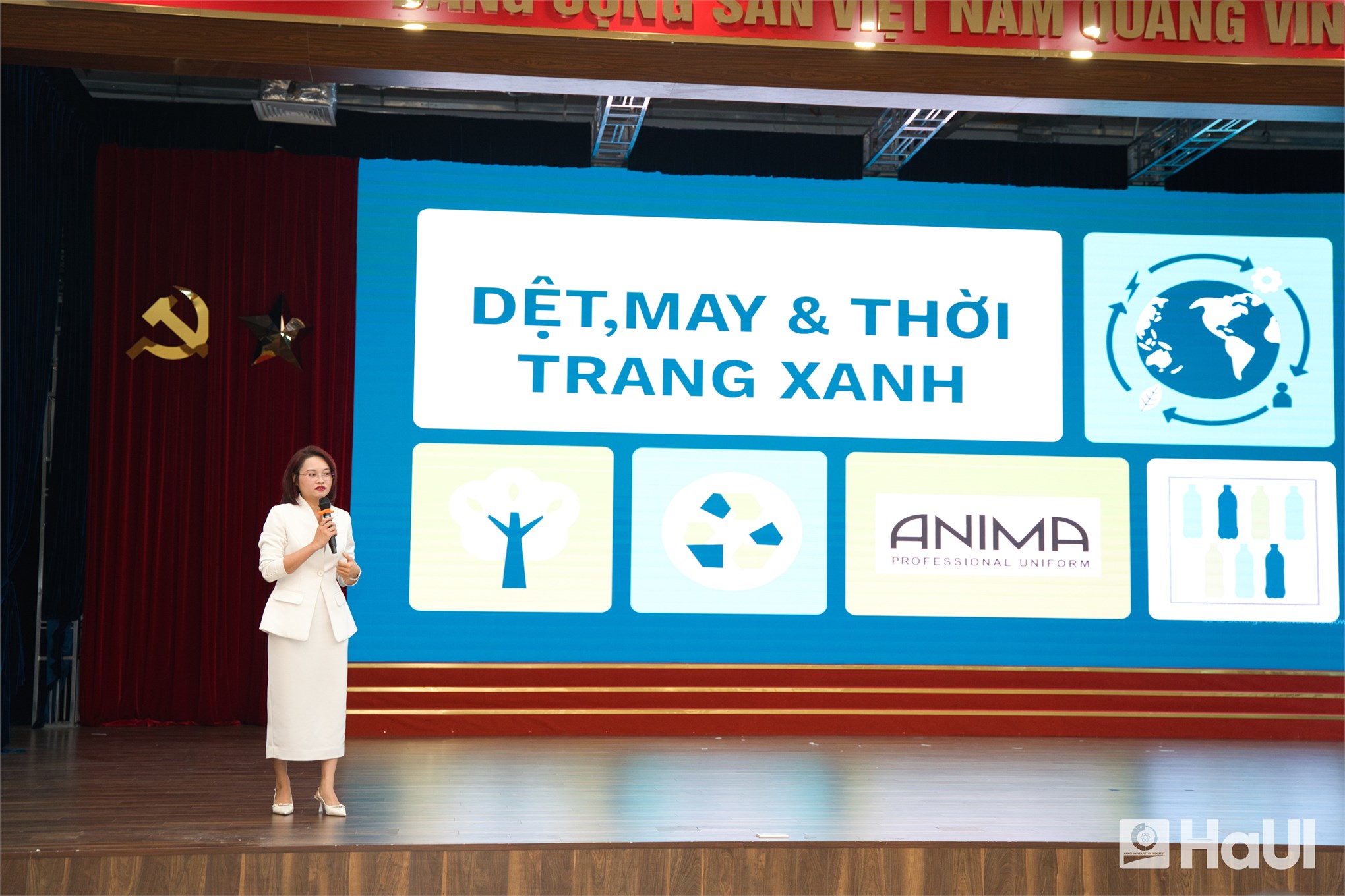 Sinh viên Khoa Công nghệ May và Thiết kế thời trang HaUI vững bước nghề nghiệp tương lai