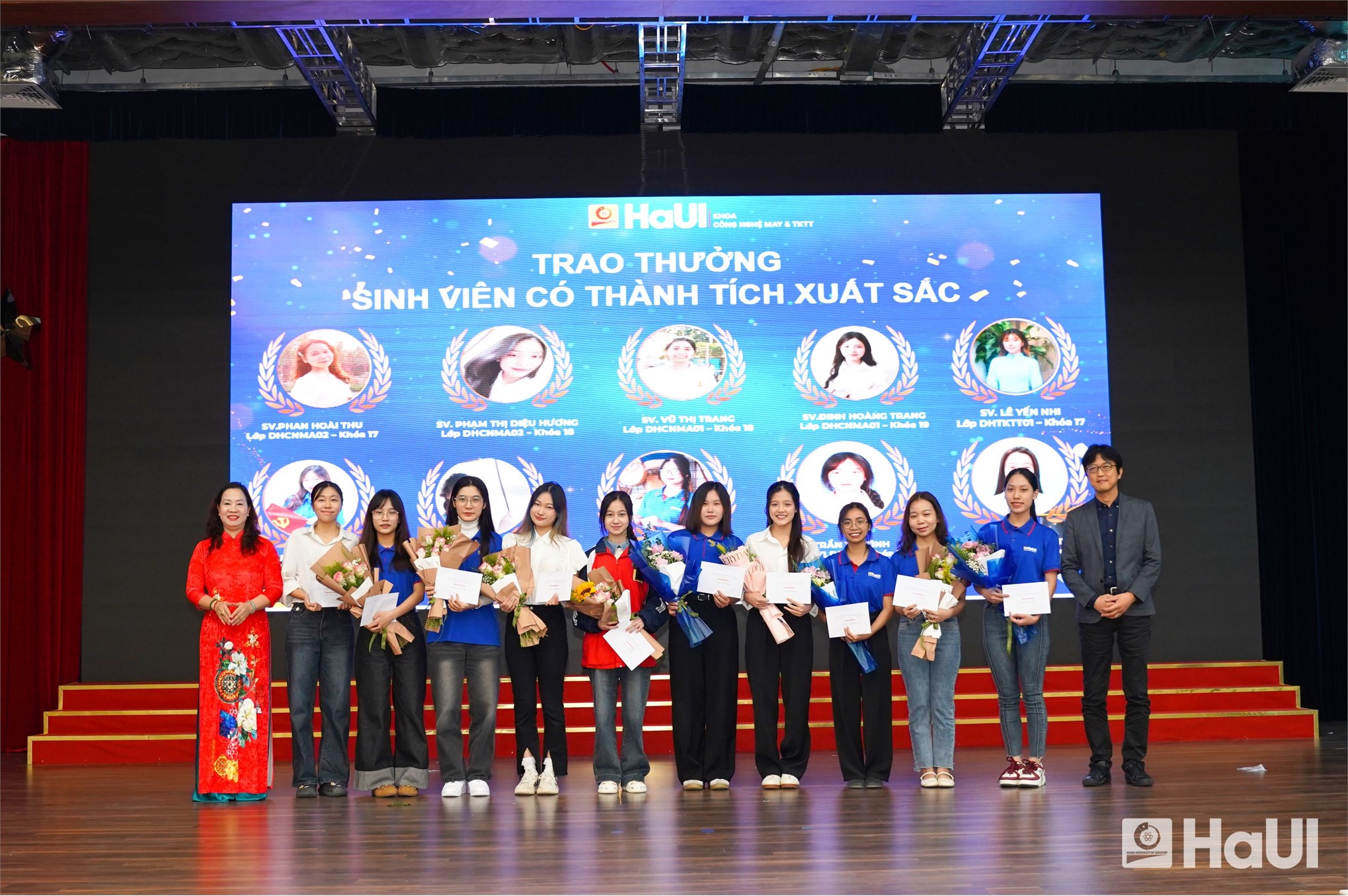 Sinh viên Khoa Công nghệ May và Thiết kế thời trang HaUI vững bước nghề nghiệp tương lai