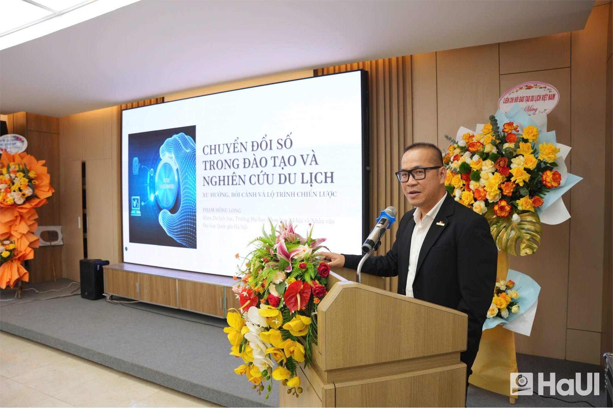 Chuyển đổi số trong đào tạo và nghiên cứu du lịch