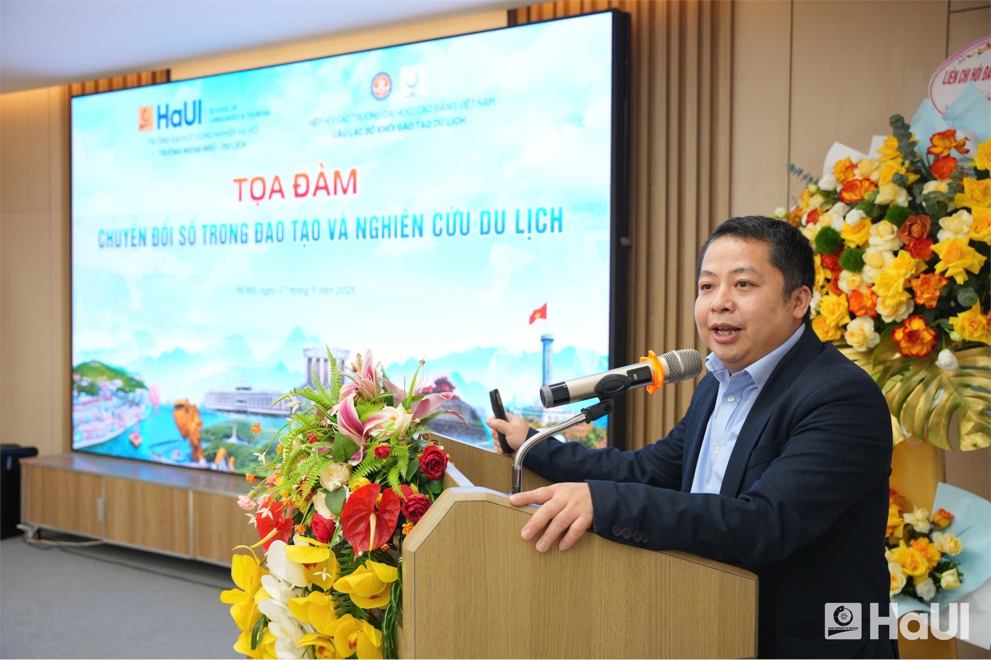 Chuyển đổi số trong đào tạo và nghiên cứu du lịch