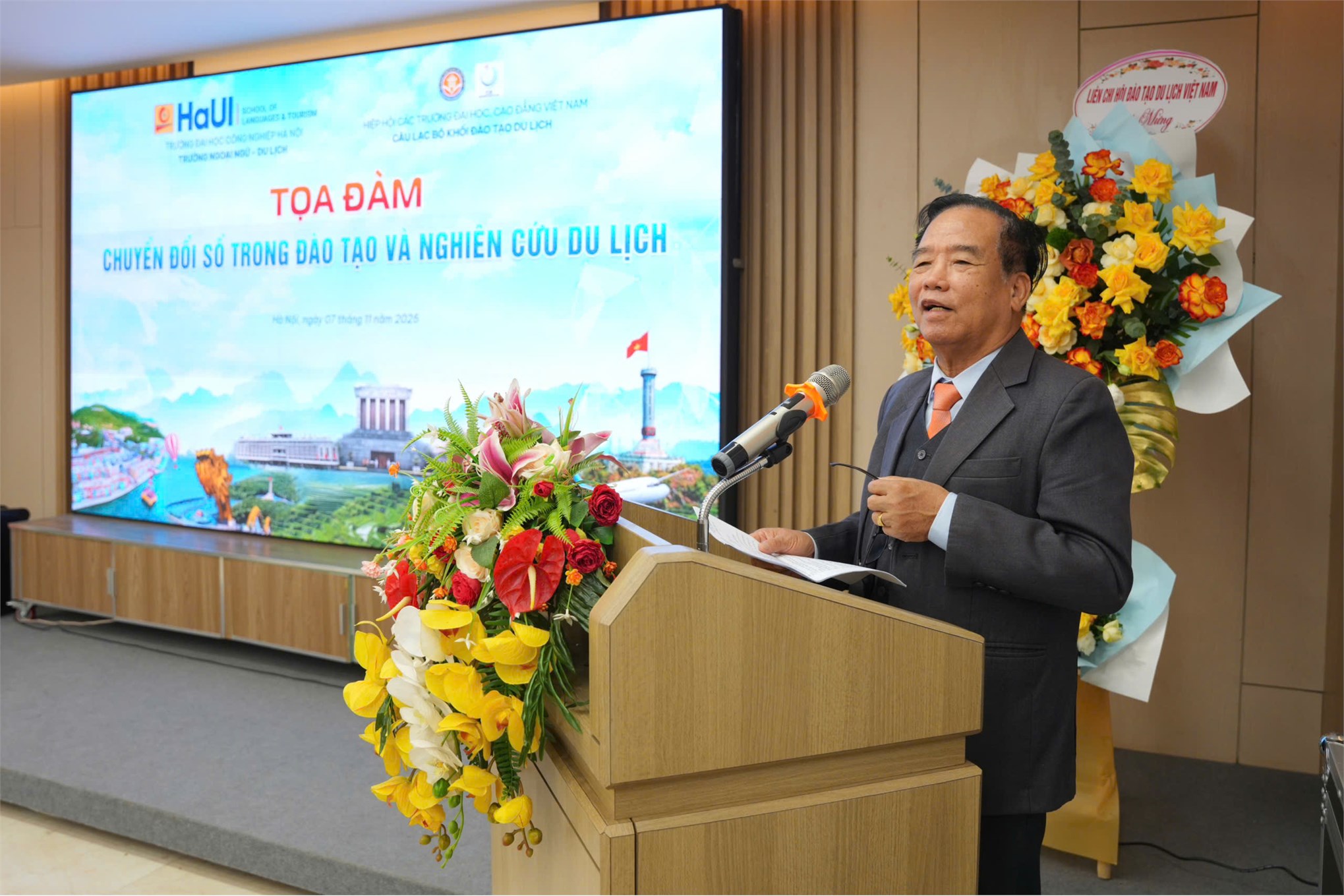 Chuyển đổi số trong đào tạo và nghiên cứu du lịch