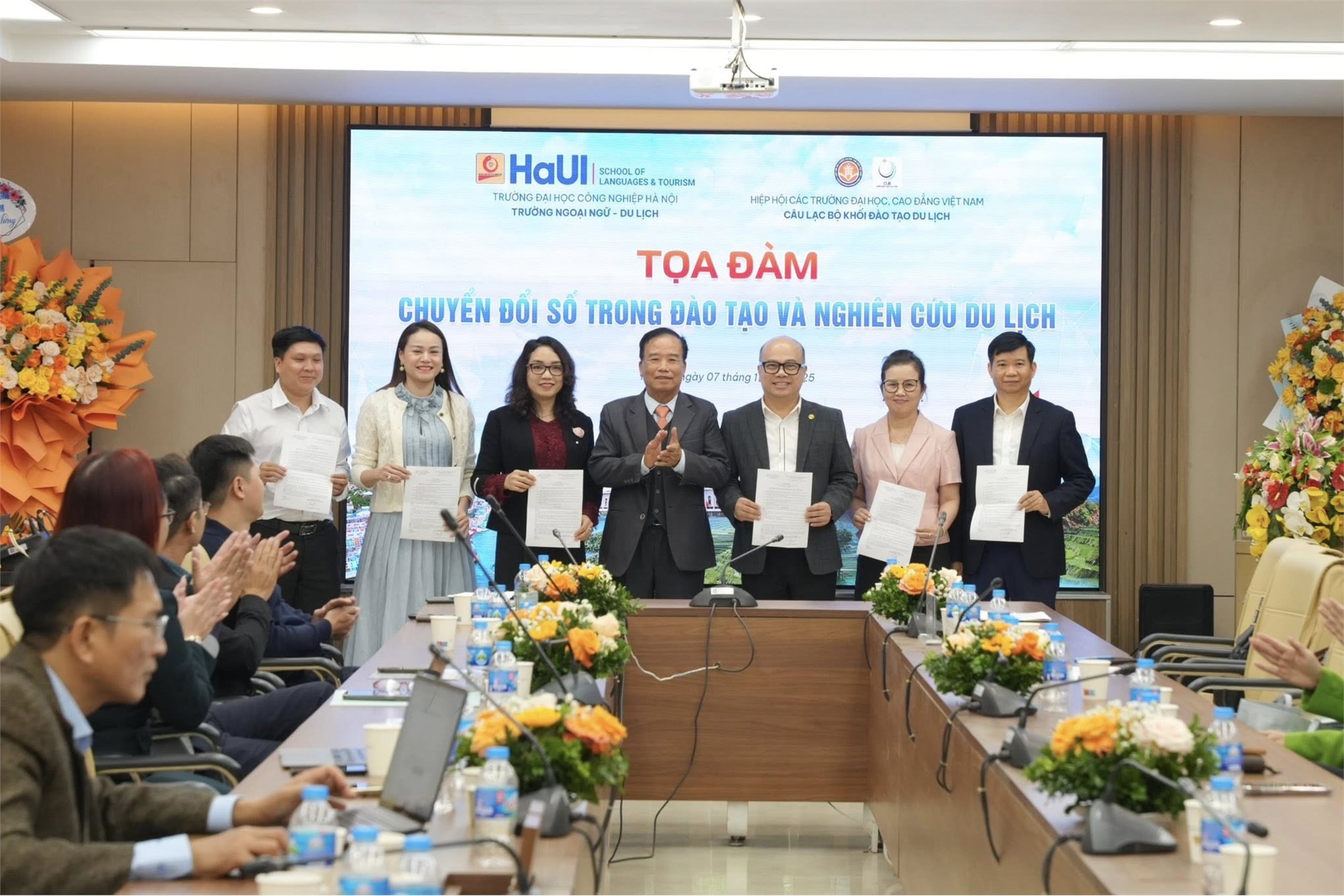 Chuyển đổi số trong đào tạo và nghiên cứu du lịch