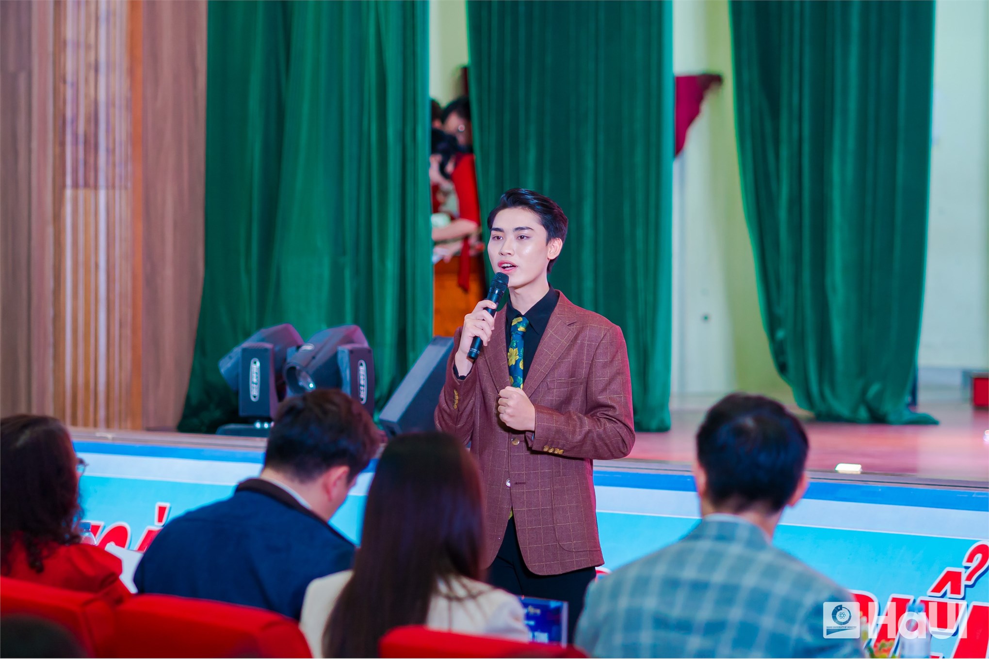 HaUI MC Star 2025: Tiếng nói Gen Z bản lĩnh, sẵn sàng vươn ra biển lớn