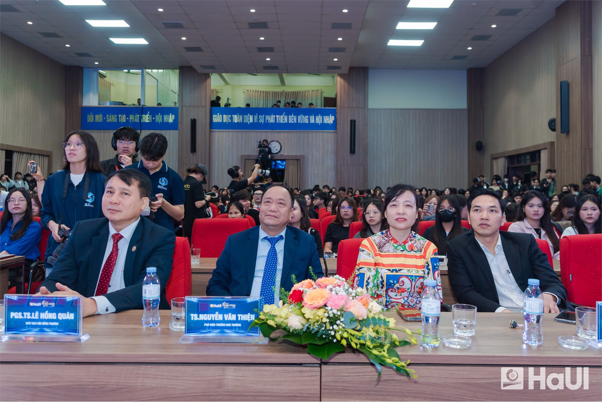 HaUI MC Star 2025: Tiếng nói Gen Z bản lĩnh, sẵn sàng vươn ra biển lớn