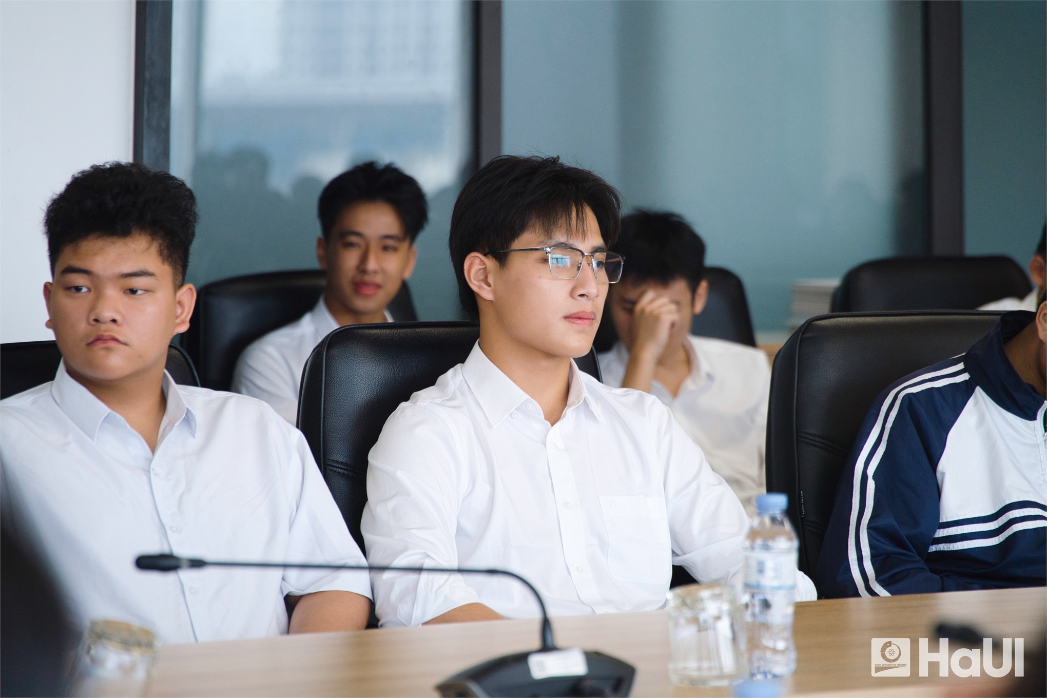 Học bổng HaUI 2025: Gần 9,5 tỷ đồng chắp cánh ước mơ cho sinh viên xuất sắc K20