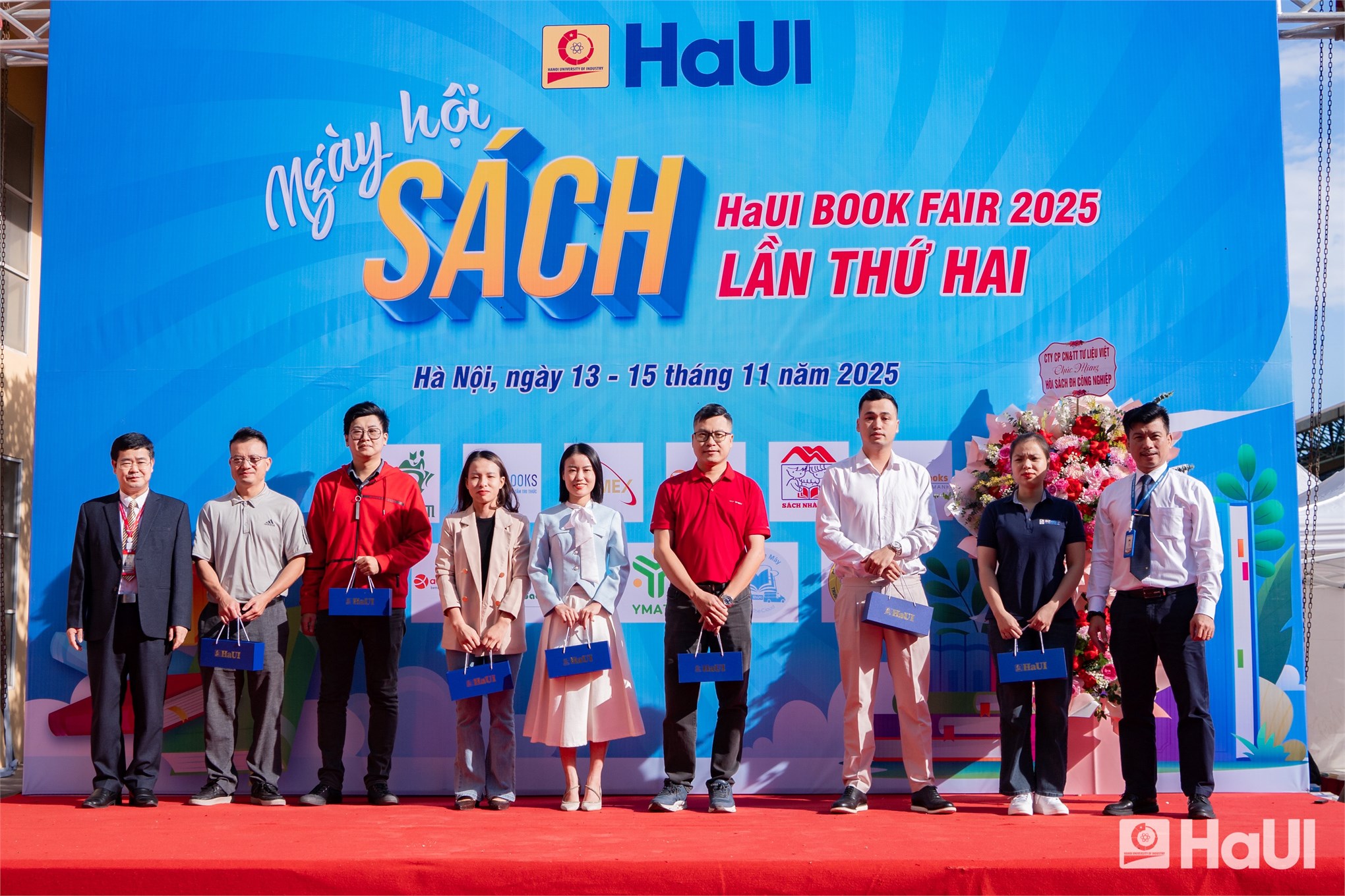 Hội sách HaUI lần thứ 2 lan toả văn hoá đọc trong cộng đồng HaUI