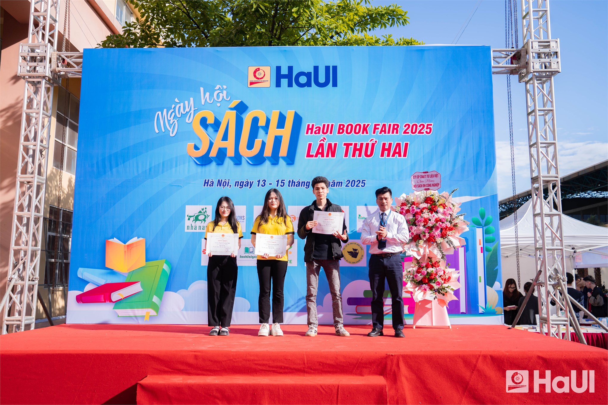Hội sách HaUI lần thứ 2 lan toả văn hoá đọc trong cộng đồng HaUI