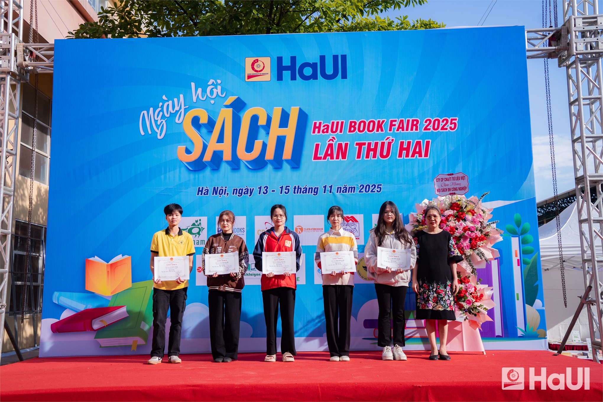 Hội sách HaUI lần thứ 2 lan toả văn hoá đọc trong cộng đồng HaUI