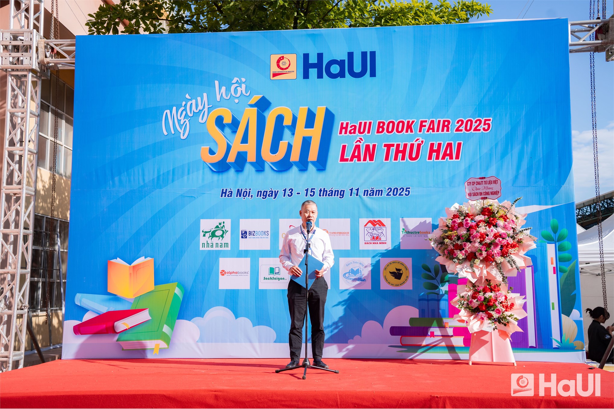 Hội sách HaUI lần thứ 2 lan toả văn hoá đọc trong cộng đồng HaUI