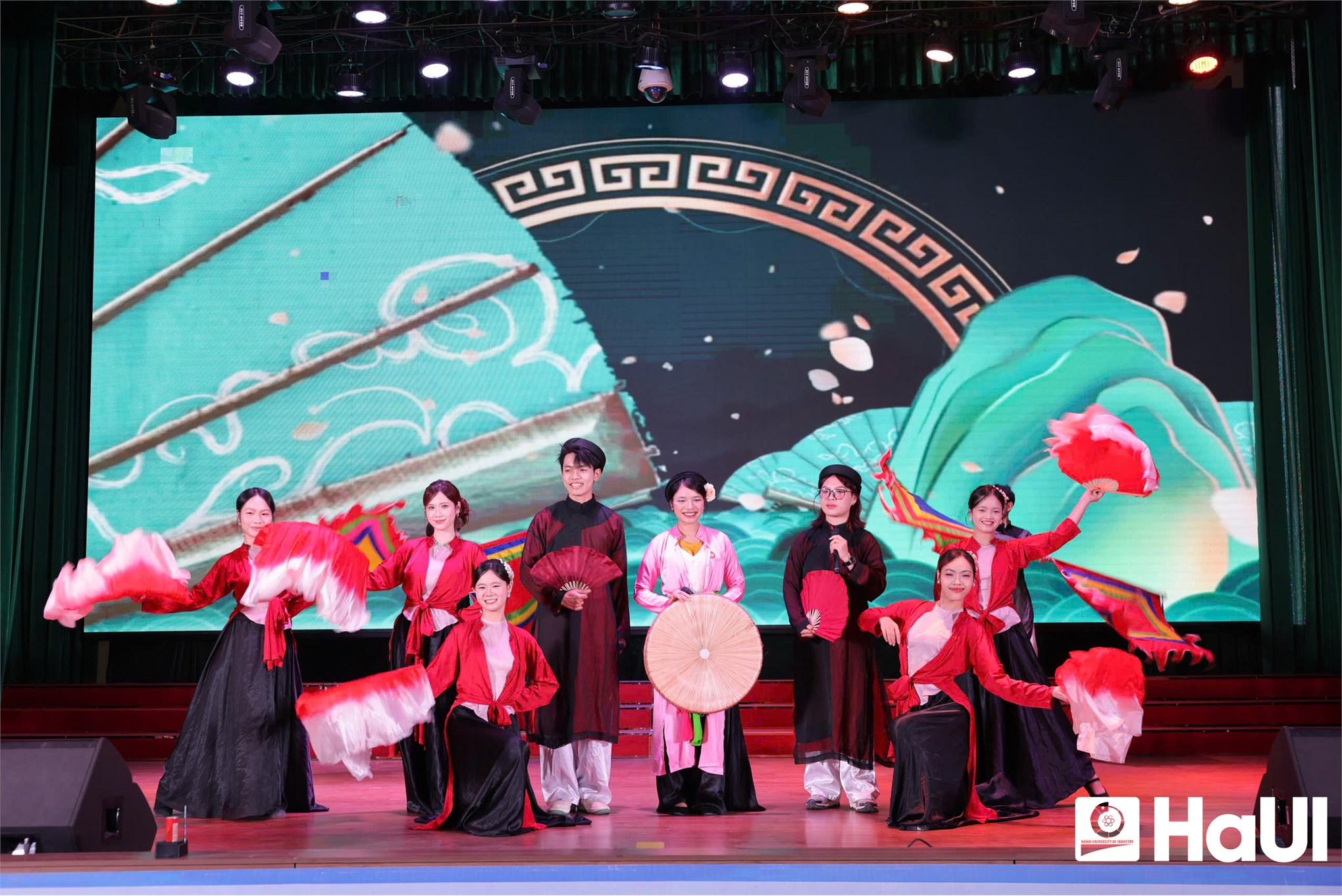 Tourism Innovators - Bệ phóng ý tưởng du lịch xanh của thế hệ trẻ HaUI