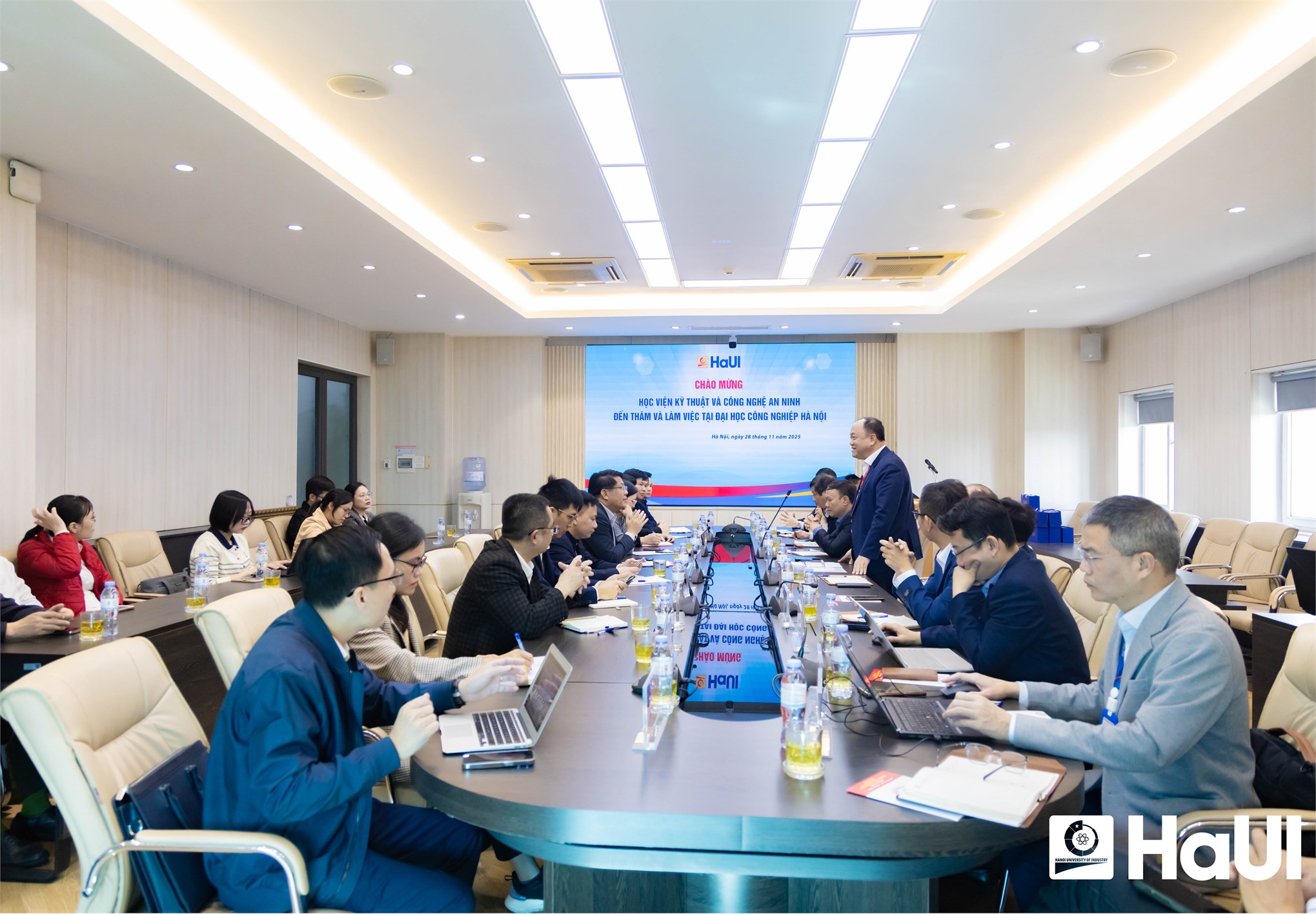 Học viện Kỹ thuật và Công nghệ An ninh thăm và làm việc tại Đại học Công nghiệp Hà Nội