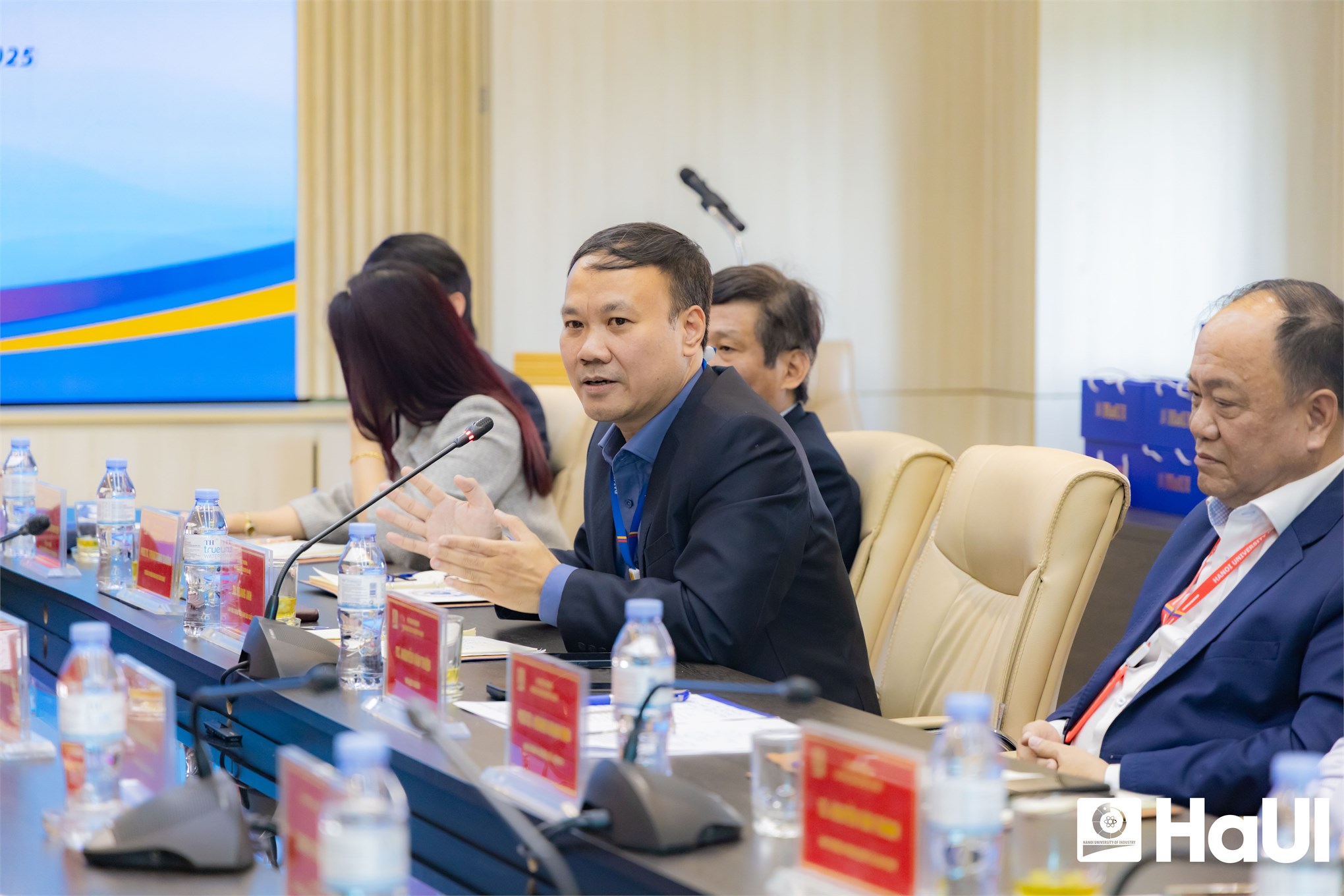 Học viện Kỹ thuật và Công nghệ An ninh thăm và làm việc tại Đại học Công nghiệp Hà Nội