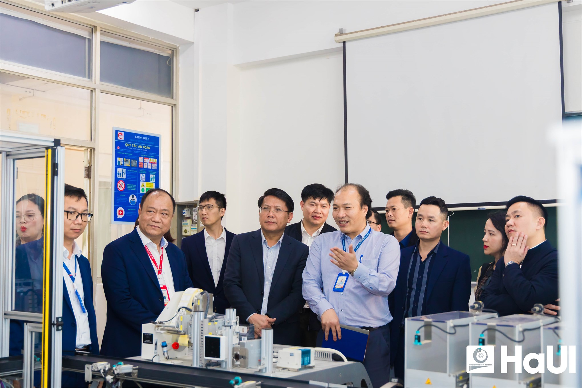 Học viện Kỹ thuật và Công nghệ An ninh thăm và làm việc tại Đại học Công nghiệp Hà Nội