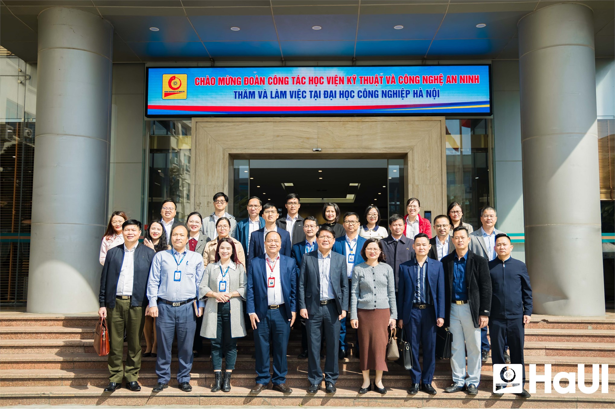 Học viện Kỹ thuật và Công nghệ An ninh thăm và làm việc tại Đại học Công nghiệp Hà Nội