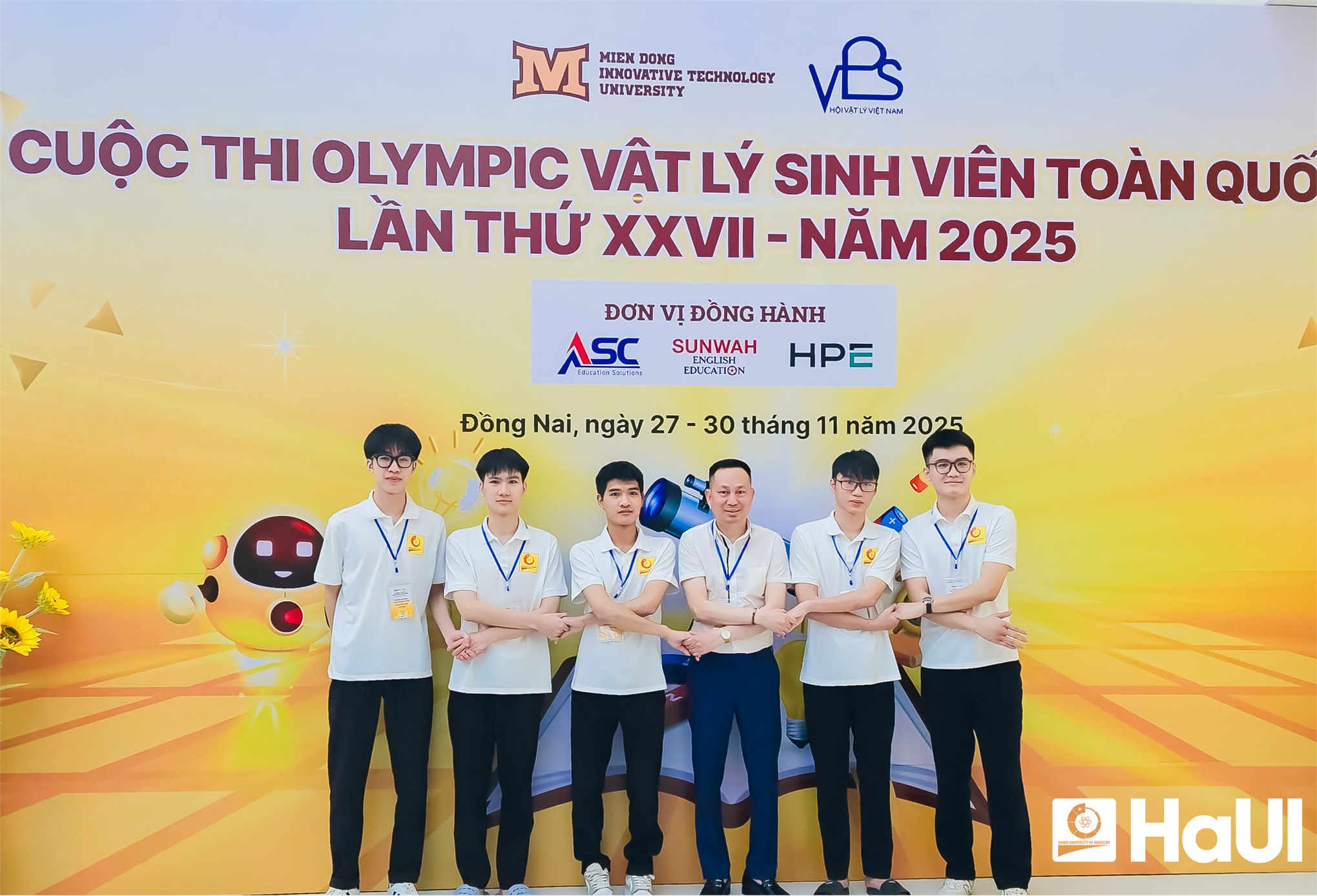 Sinh viên Đại học Công nghiệp Hà Nội đạt giải Nhì toàn đoàn cuộc thi Olympic Vật lý sinh viên toàn quốc lần thứ 27