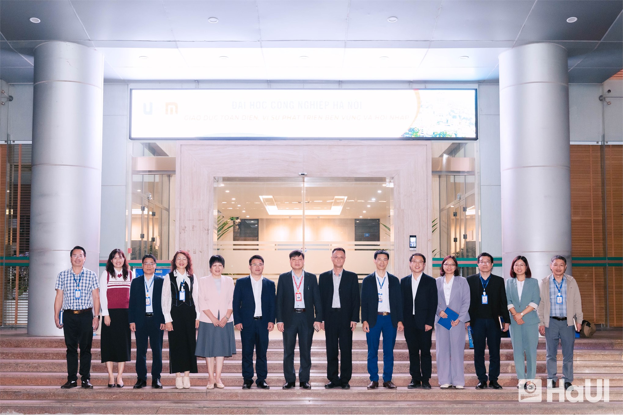 Đại học Công nghiệp Hà Nội và Trường ĐH Khoa học Kỹ thuật Quảng Tây (Trung Quốc) thúc đẩy đào tạo song bằng, nghiên cứu chung, kết nối doanh nghiệp