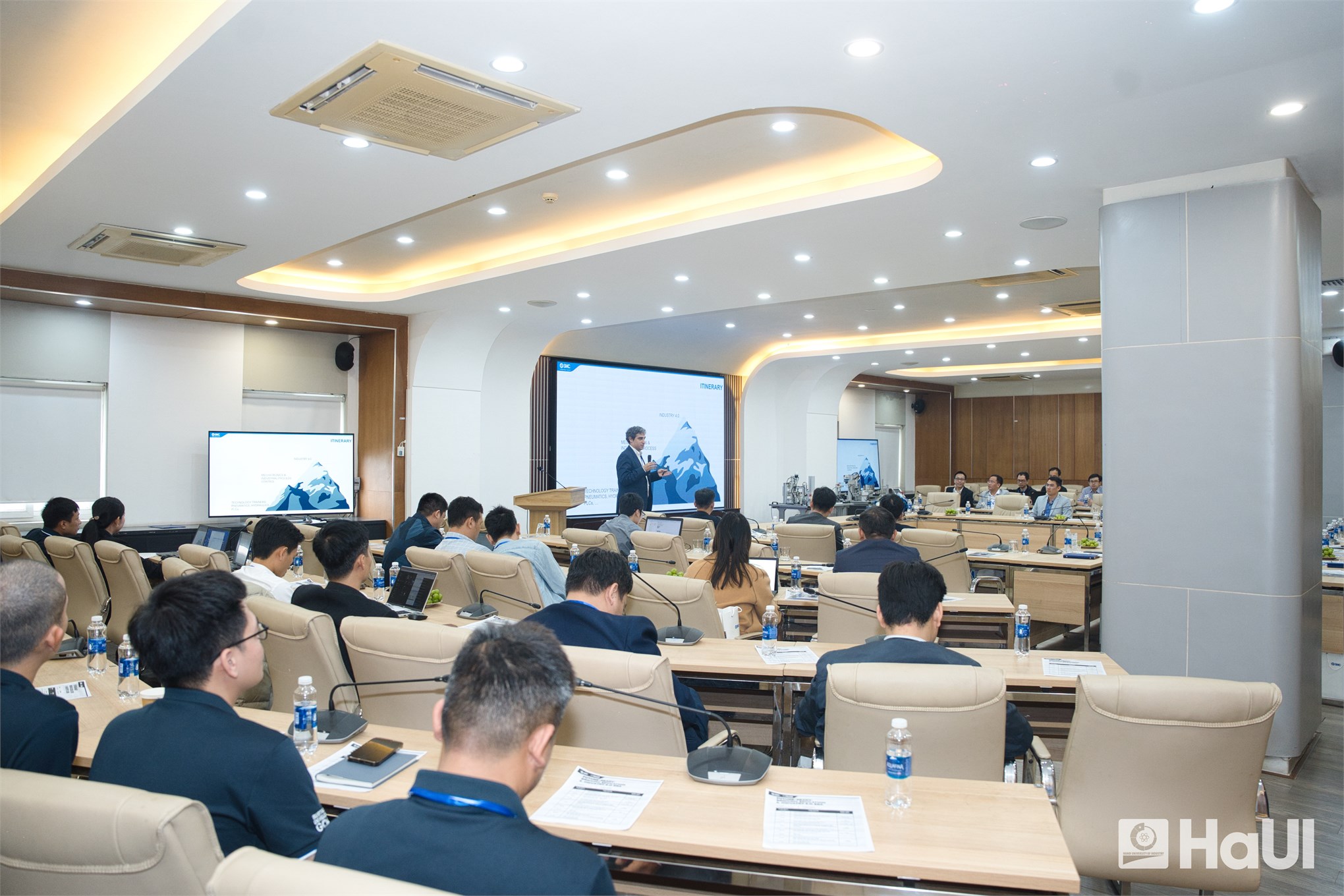 Kỷ nguyên Công nghiệp 5.0: Xác lập con người là trung tâm của mọi tiến bộ công nghệ số