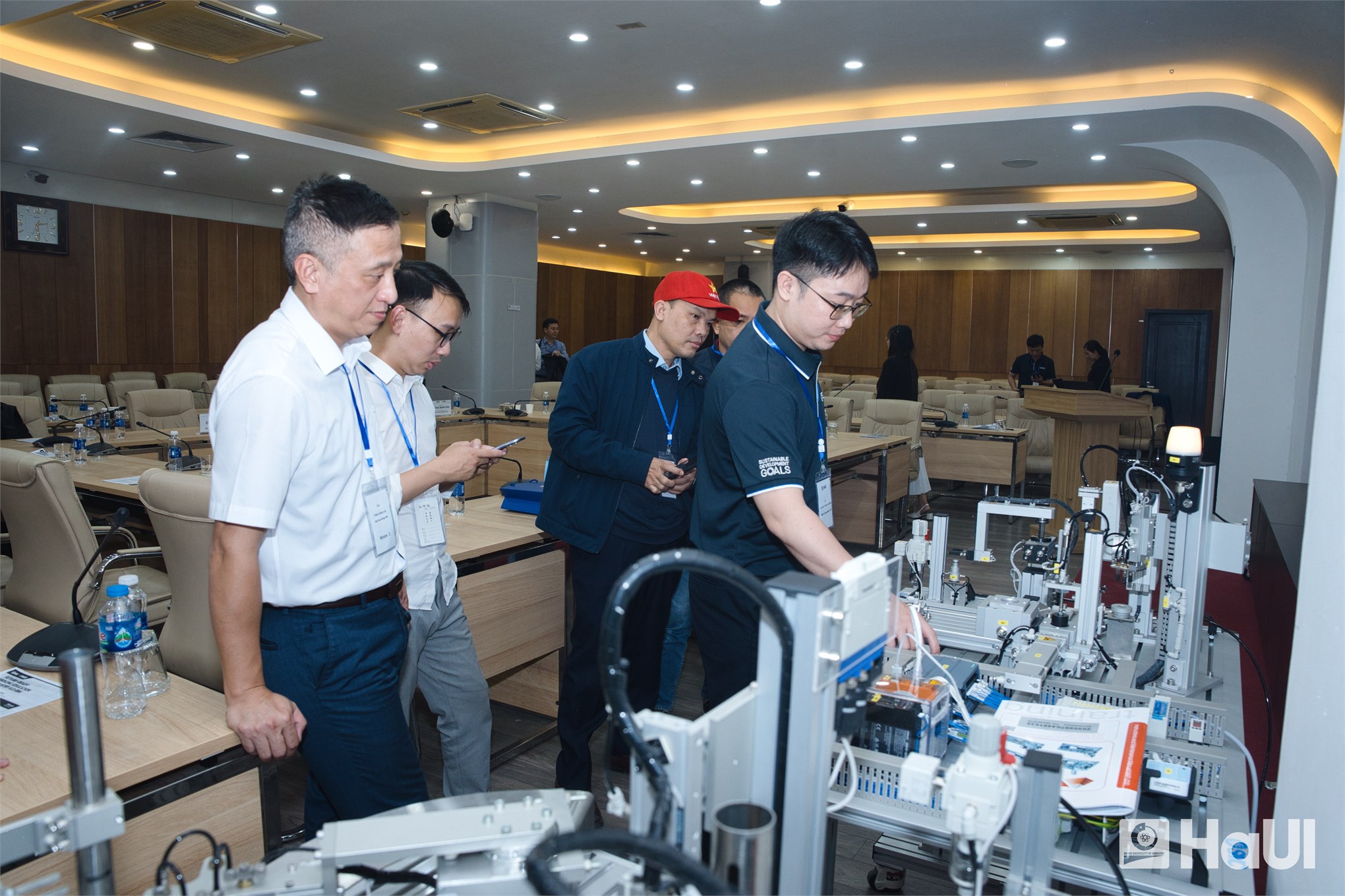 Kỷ nguyên Công nghiệp 5.0: Xác lập con người là trung tâm của mọi tiến bộ công nghệ số