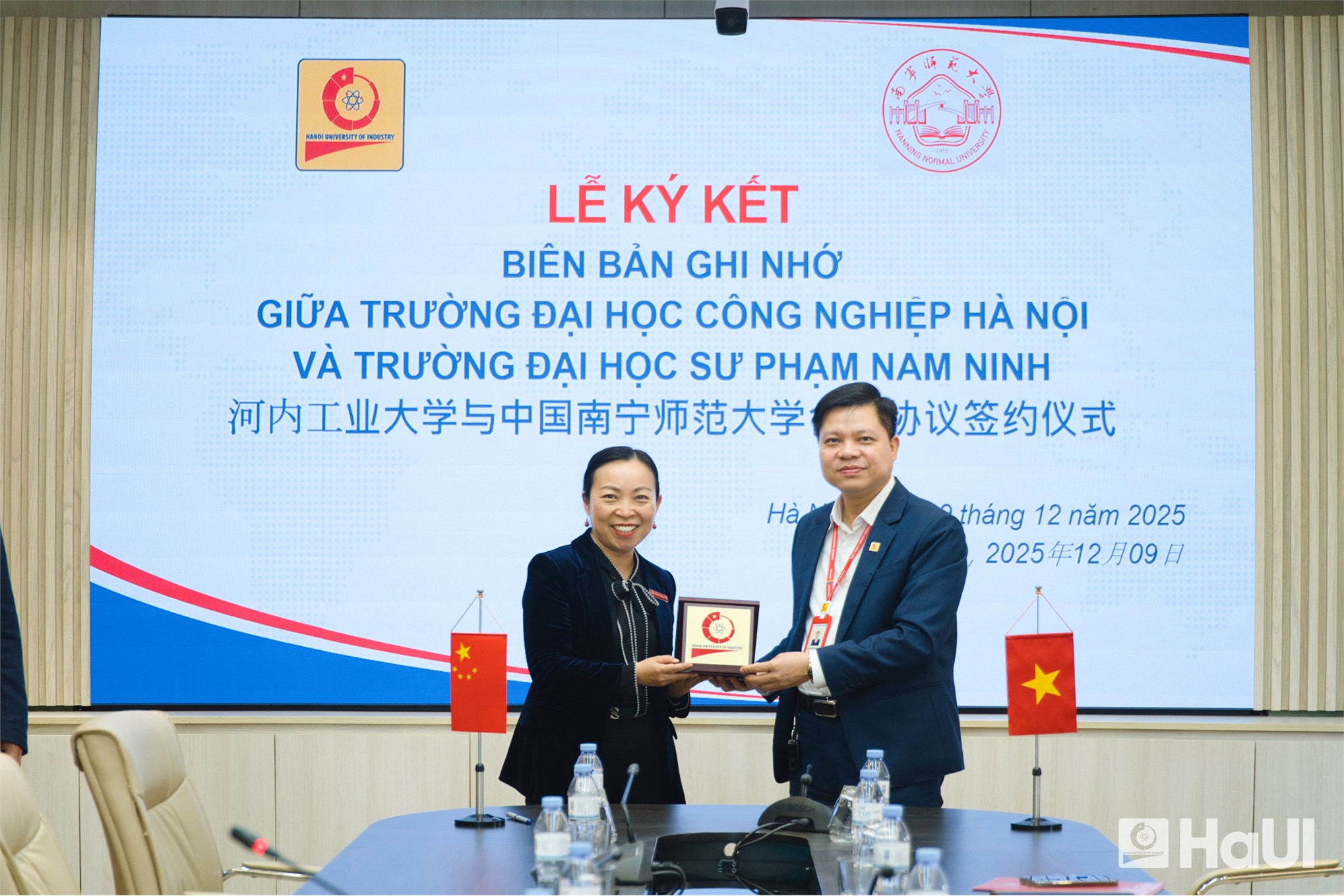 Phát triển nhân lực chất lượng cao ngành công nghệ mũi nhọn - Hướng đi mới trong hợp tác giữa Đại học Công nghiệp Hà Nội, Việt Nam và Trường Đại học Sư phạm Nam Ninh, Trung Quốc