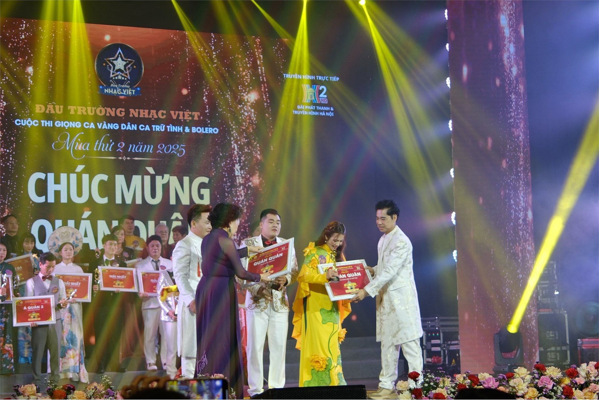 Giảng viên Trần Phương Nhung – Người truyền cảm hứng từ giảng đường đến sân khấu âm nhạc