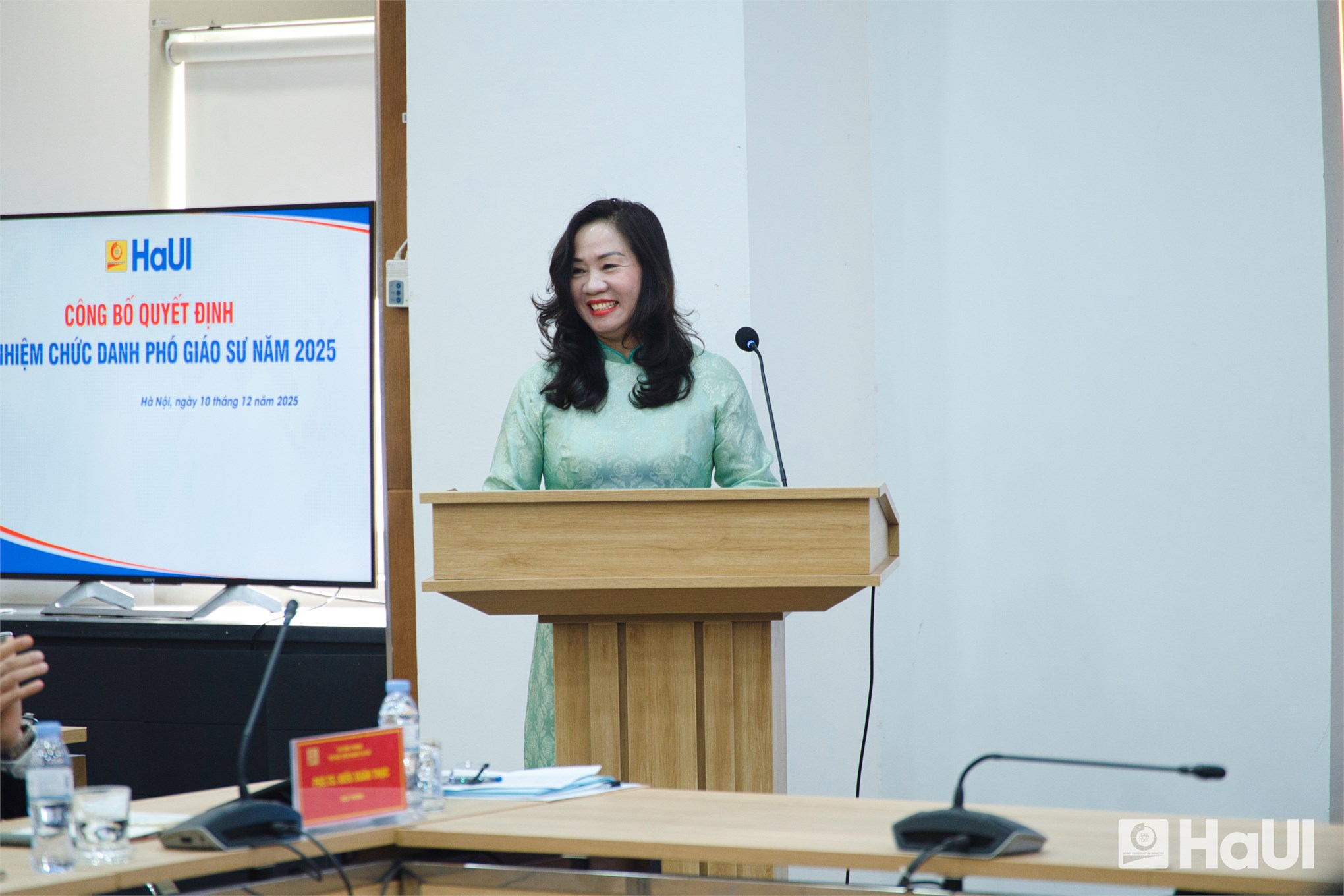 Tôn vinh 11 Phó giáo sư năm 2025, Đại học Công nghiệp Hà Nội khẳng định tầm vóc đại học đổi mới sáng tạo