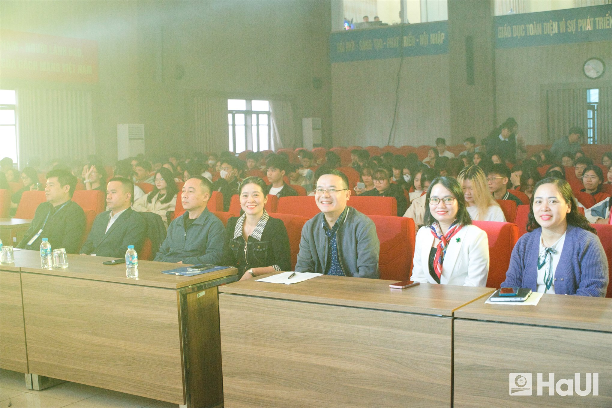 HaUI định hình chân dung thủ lĩnh sinh viên: Sẵn sàng vươn mình trong kỷ nguyên hùng cường thịnh vượng của dân tộc.