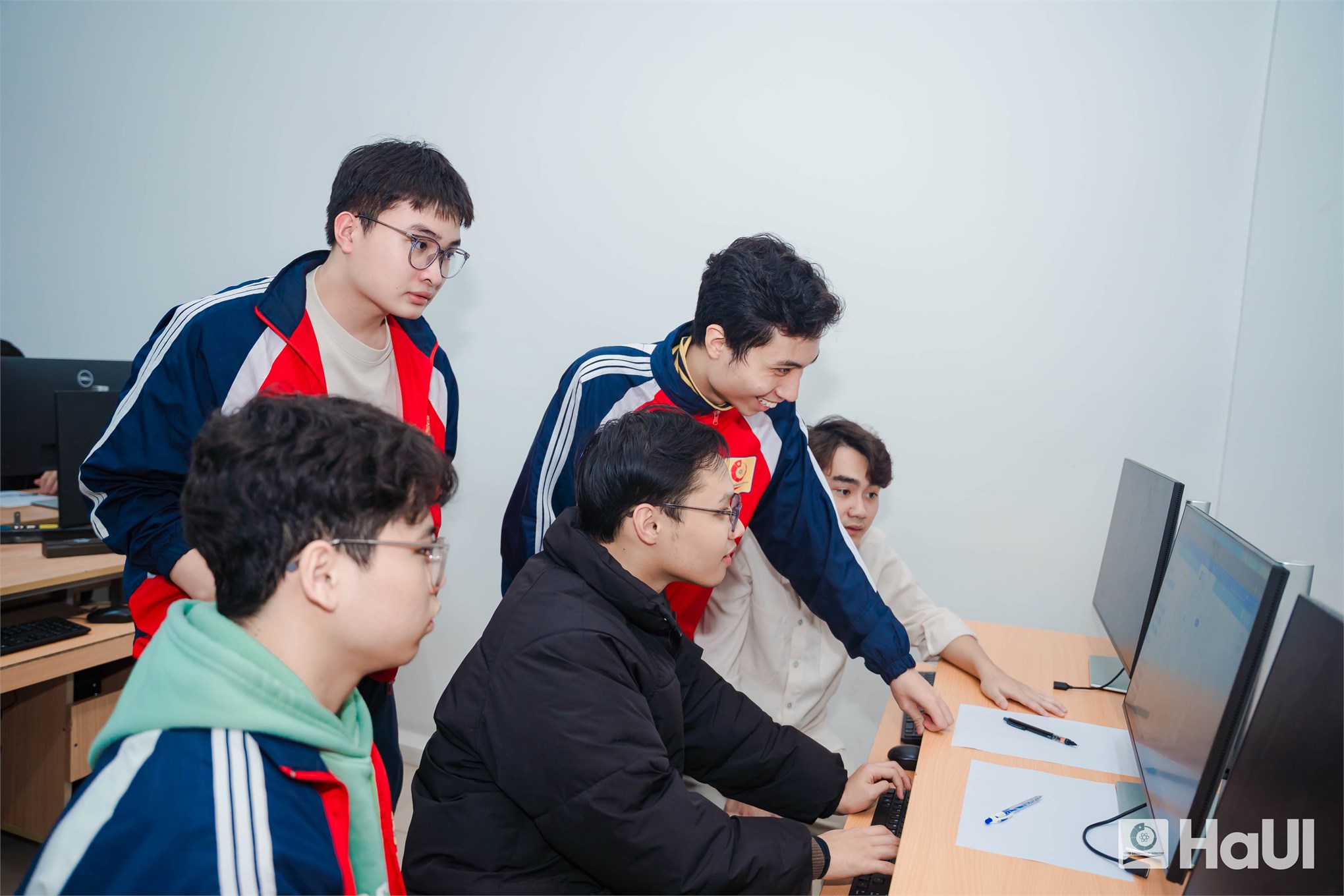 Đội tuyển SMAE3 vô địch VEX-U ROBOTIC 2025 cấp trường