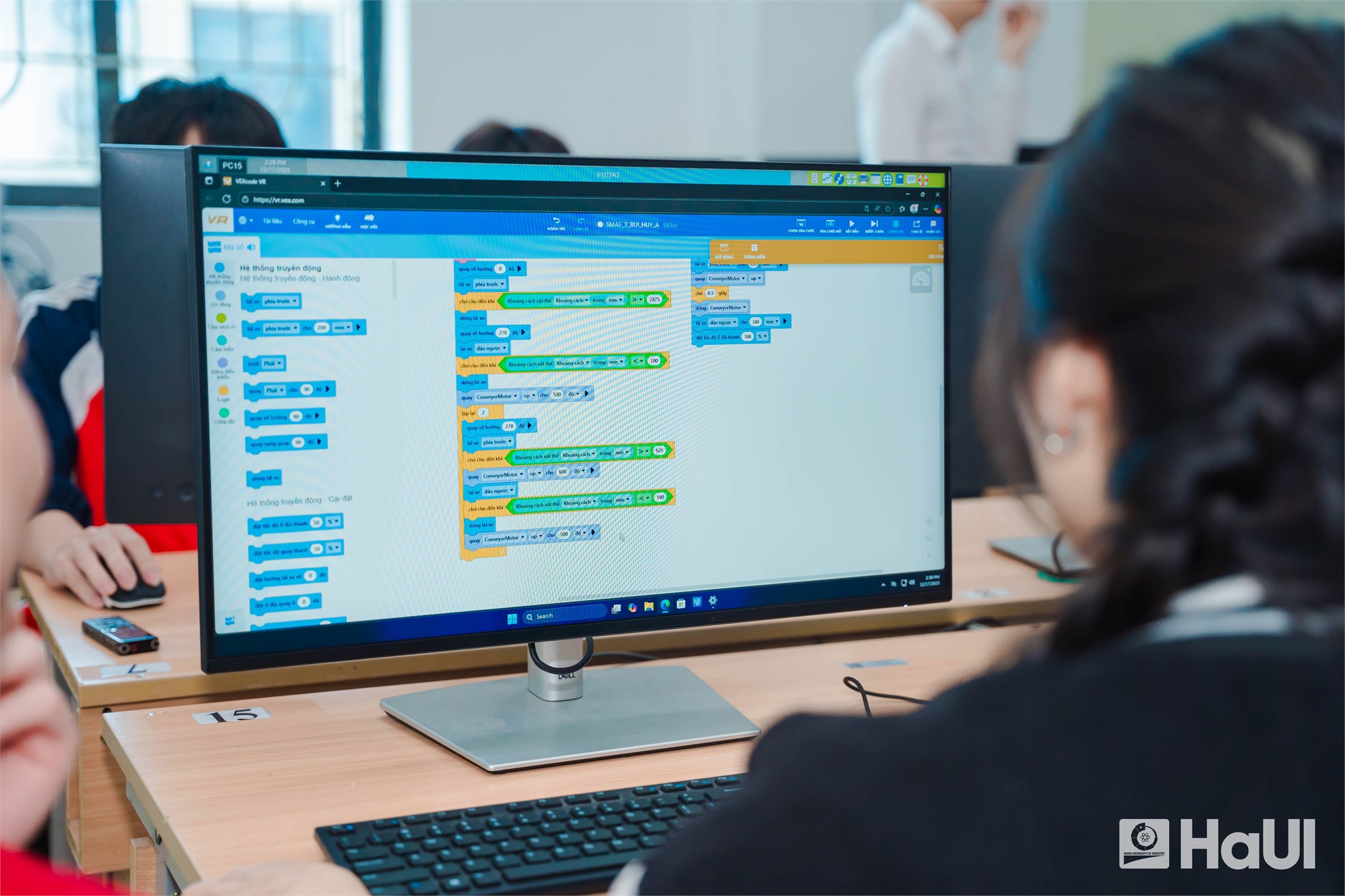 Đội tuyển SMAE3 vô địch VEX-U ROBOTIC 2025 cấp trường