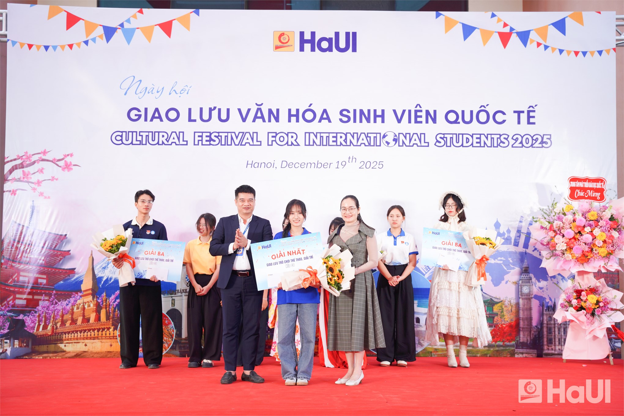 Ngày hội giao lưu văn hóa sinh viên quốc tế đặc sắc tại Đại học Công nghiệp Hà Nội