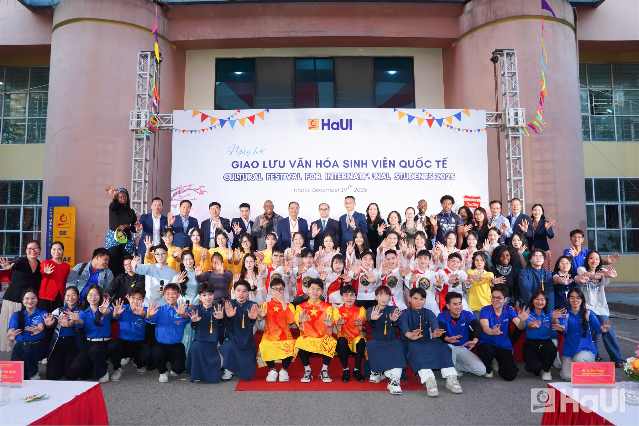 Ngày hội giao lưu văn hóa sinh viên quốc tế đặc sắc tại Đại học Công nghiệp Hà Nội