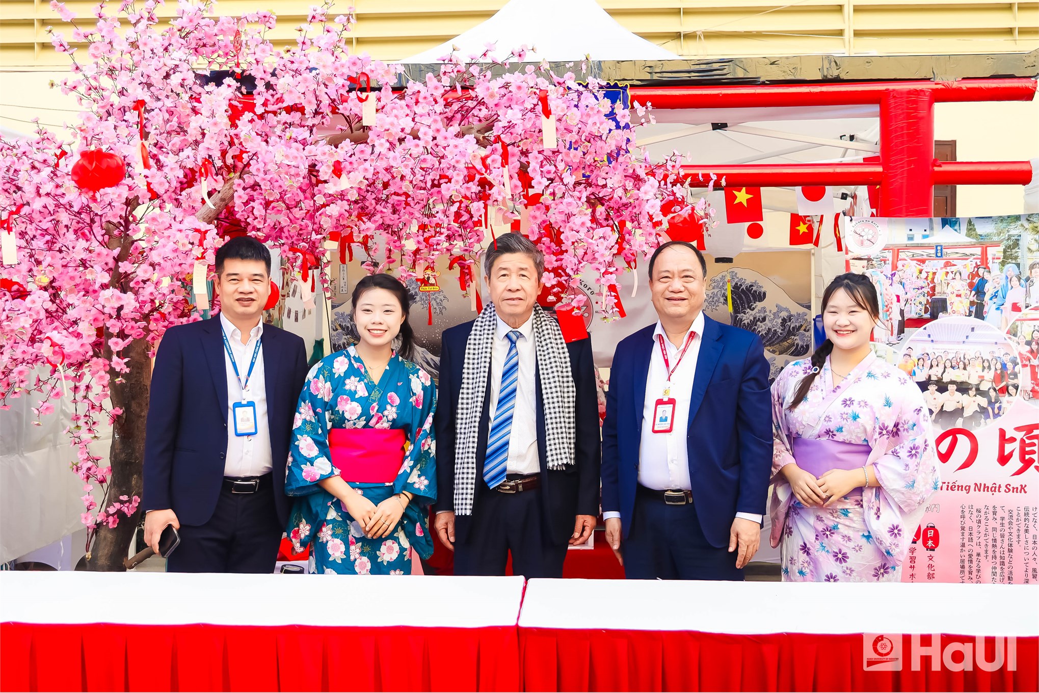 Ngày hội giao lưu văn hóa sinh viên quốc tế đặc sắc tại Đại học Công nghiệp Hà Nội