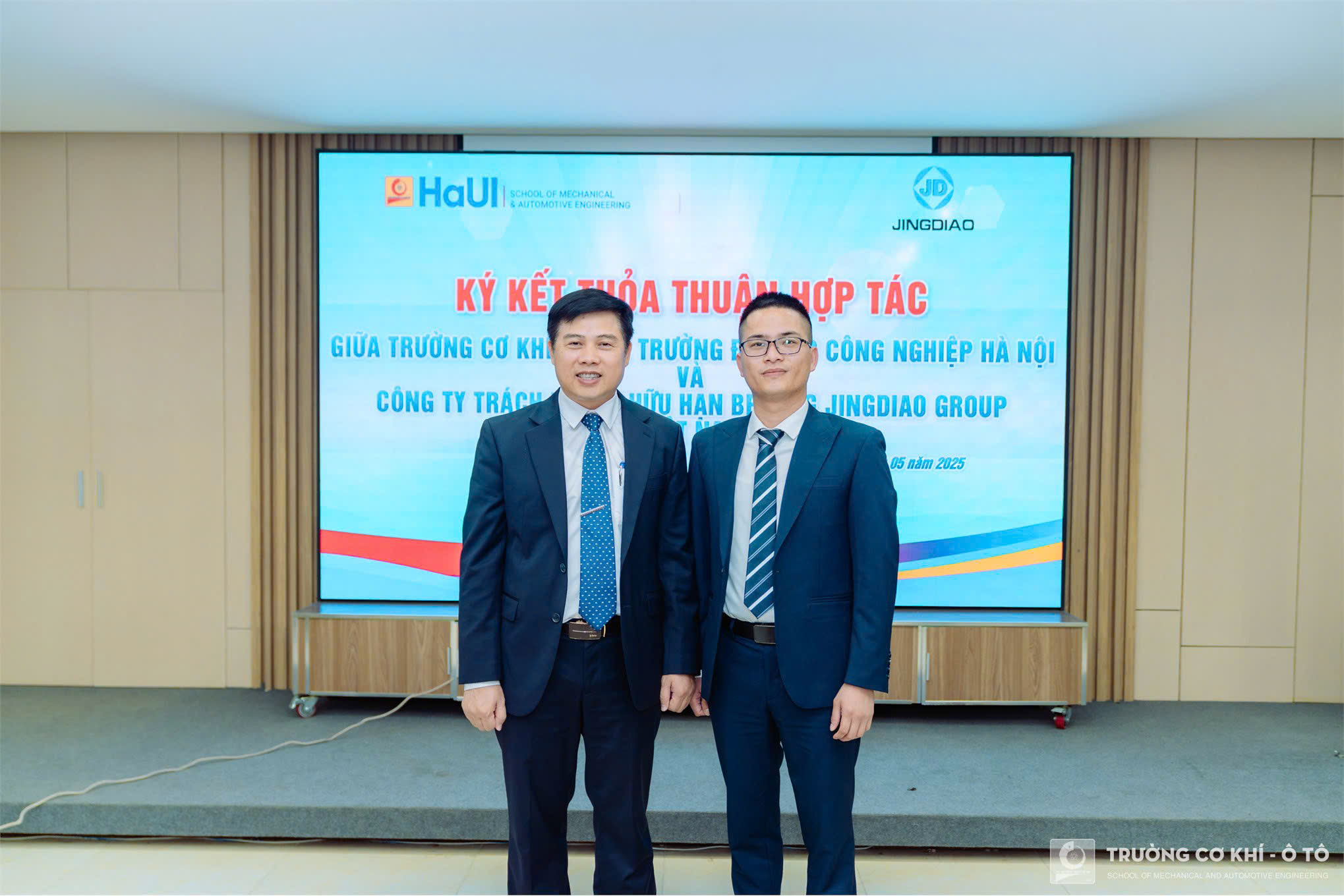 HaUI tiếp nhận, khánh thành Phòng máy CNC 5 trục: Đòn bẩy cho đào tạo, nghiên cứu và chuyển giao công nghệ.