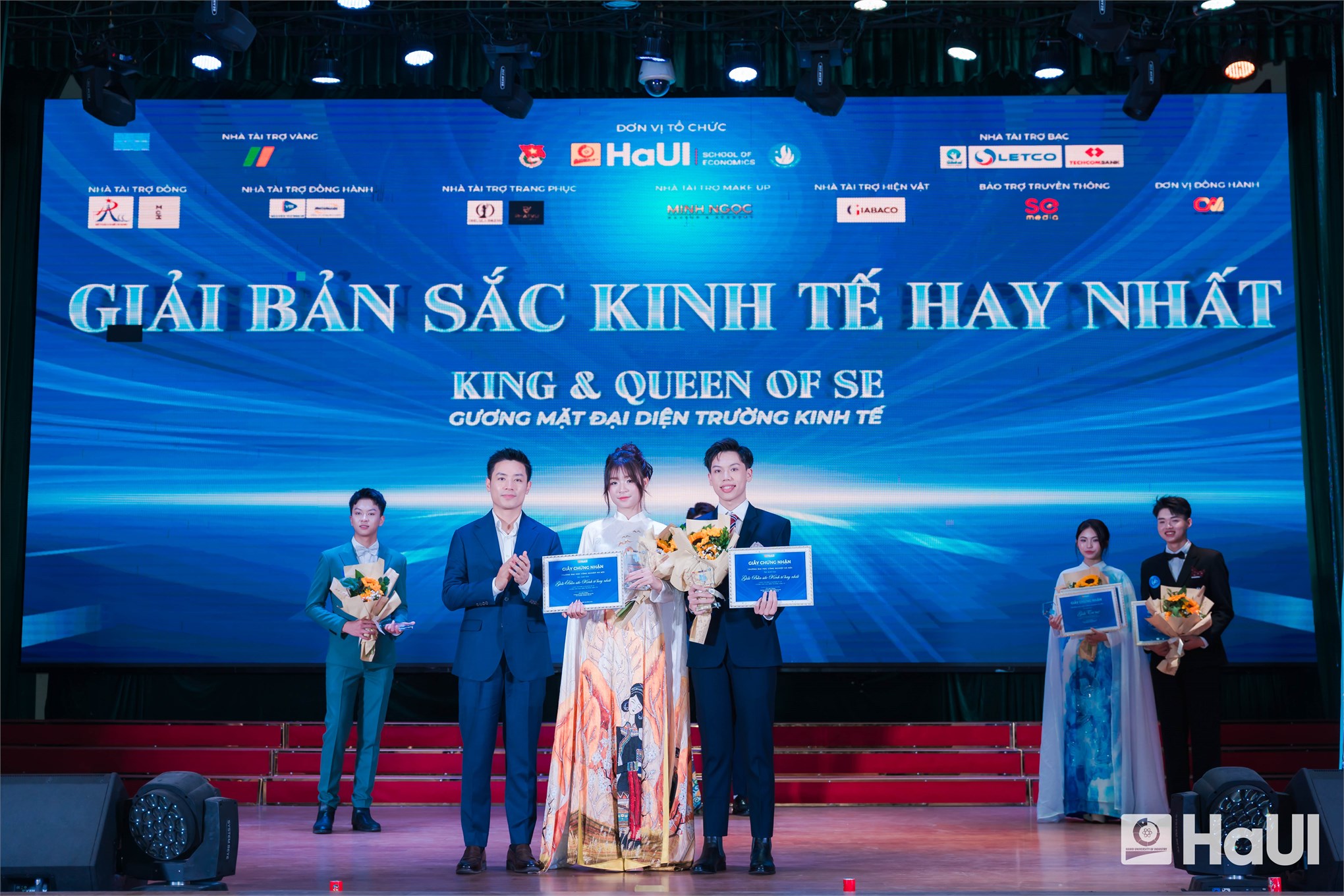 Chung kết “King & Queen of SE 2025”: tỏa sáng từ trí tuệ và bản lĩnh