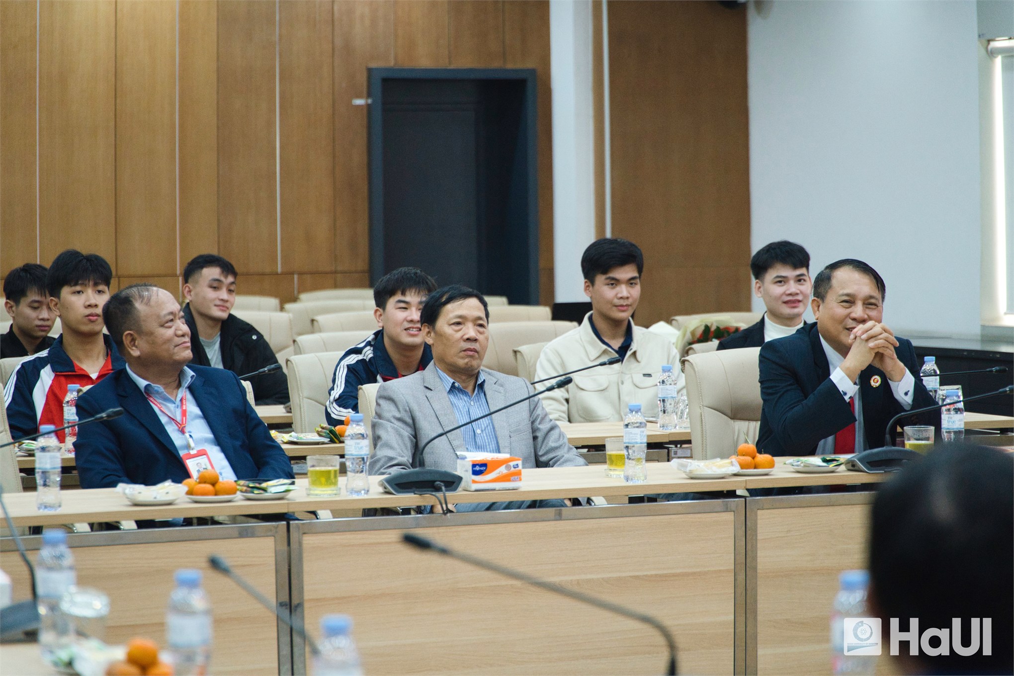 Viết tiếp khúc quân hành “bộ đội Cụ Hồ” dưới mái trường Đại học Công nghiệp Hà Nội