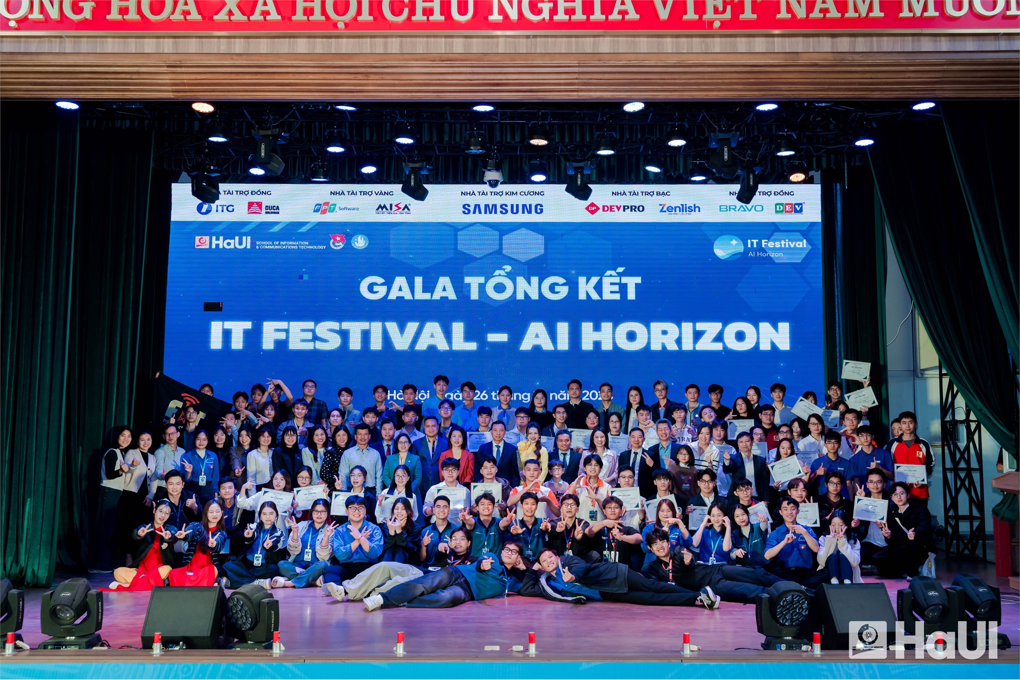 Gala tổng kết chuỗi sự kiện IT Festival - AI Horizon 2025