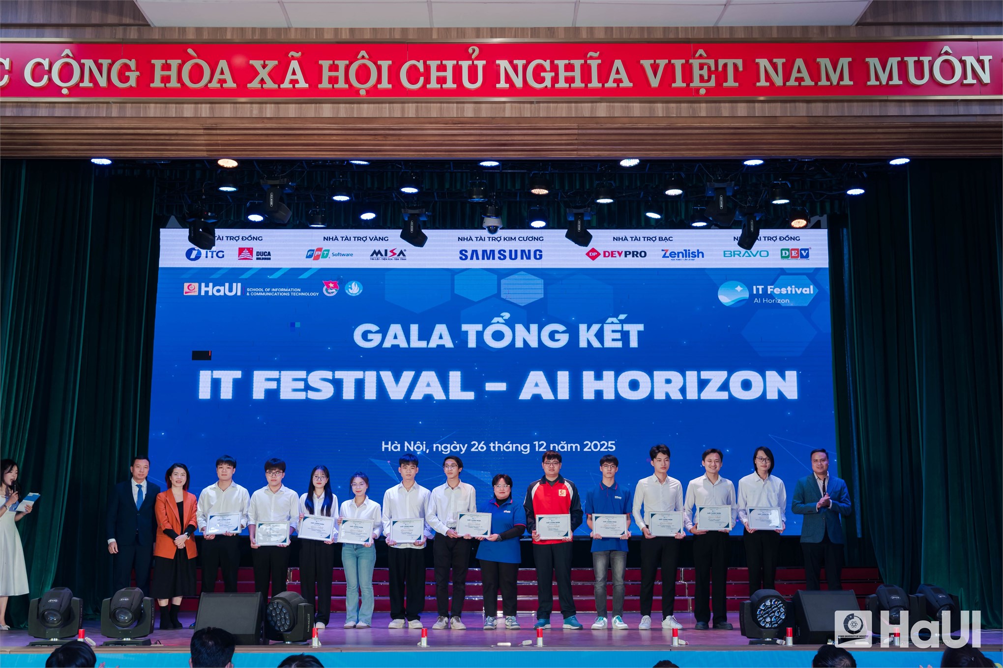 Gala tổng kết chuỗi sự kiện IT Festival - AI Horizon 2025