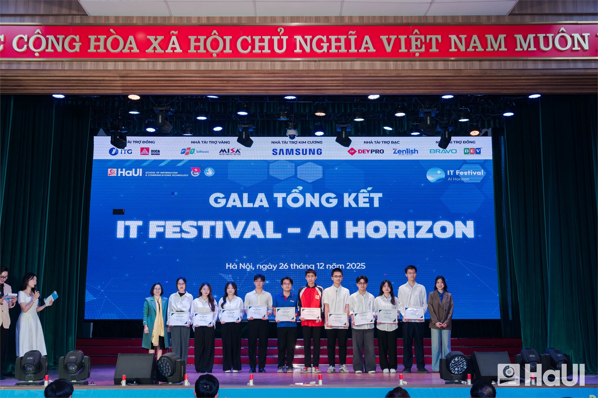 Gala tổng kết chuỗi sự kiện IT Festival - AI Horizon 2025