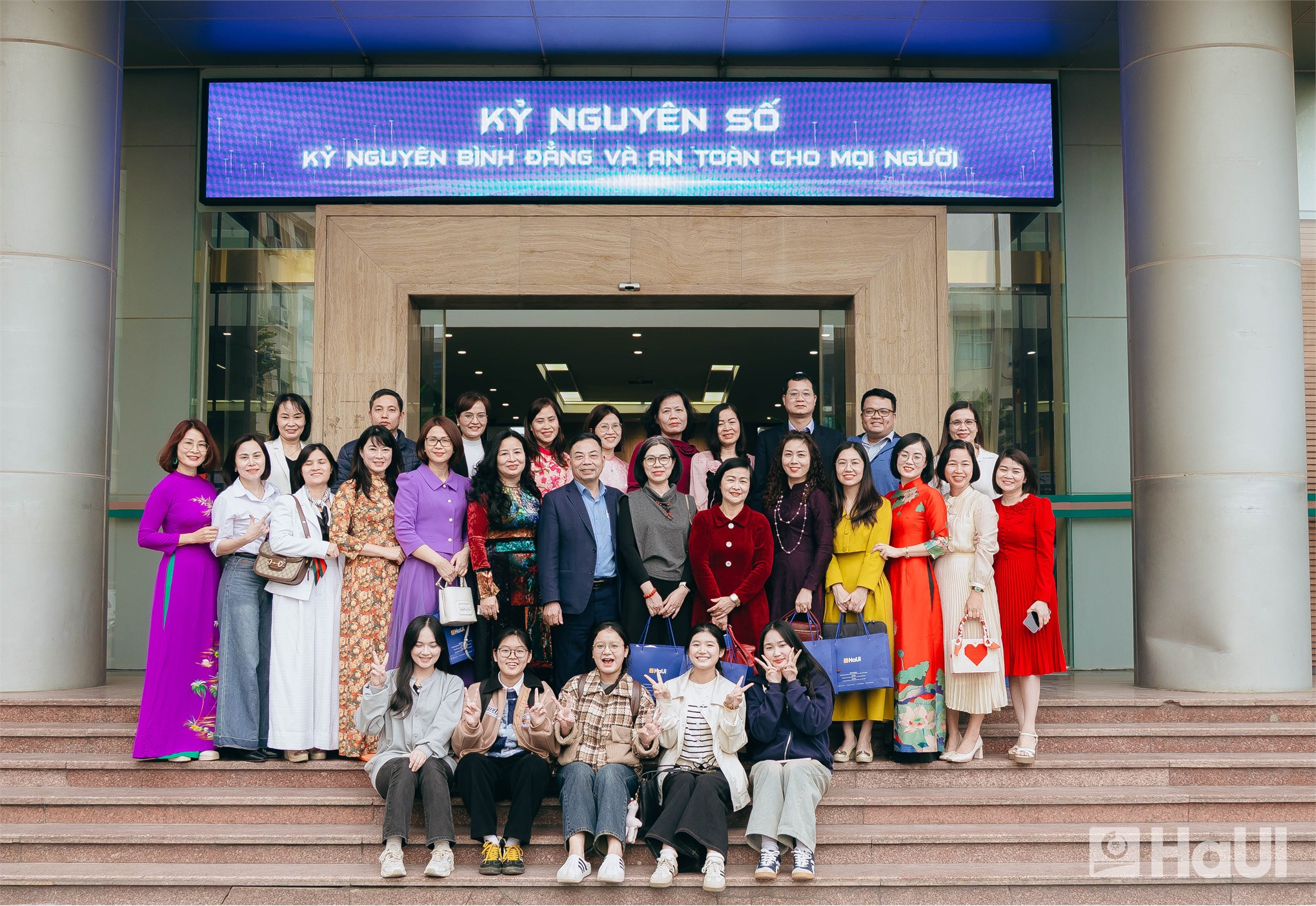 Đổi mới và nâng cao chất lượng giảng dạy Lý luận chính trị và Pháp luật: Nhiệm vụ chiến lược trong thời đại số tại HaUI