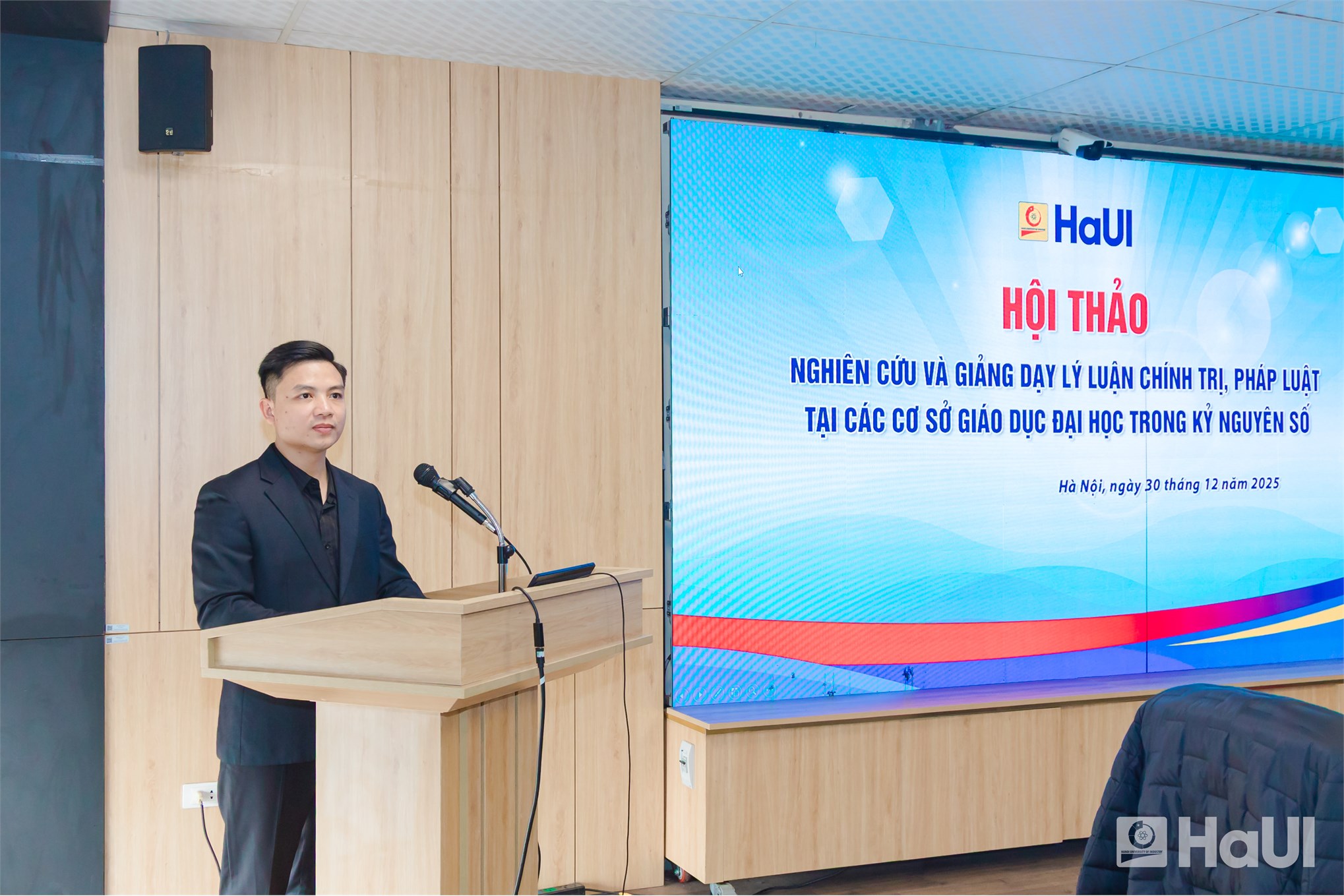 Đổi mới và nâng cao chất lượng giảng dạy Lý luận chính trị và Pháp luật: Nhiệm vụ chiến lược trong thời đại số tại HaUI