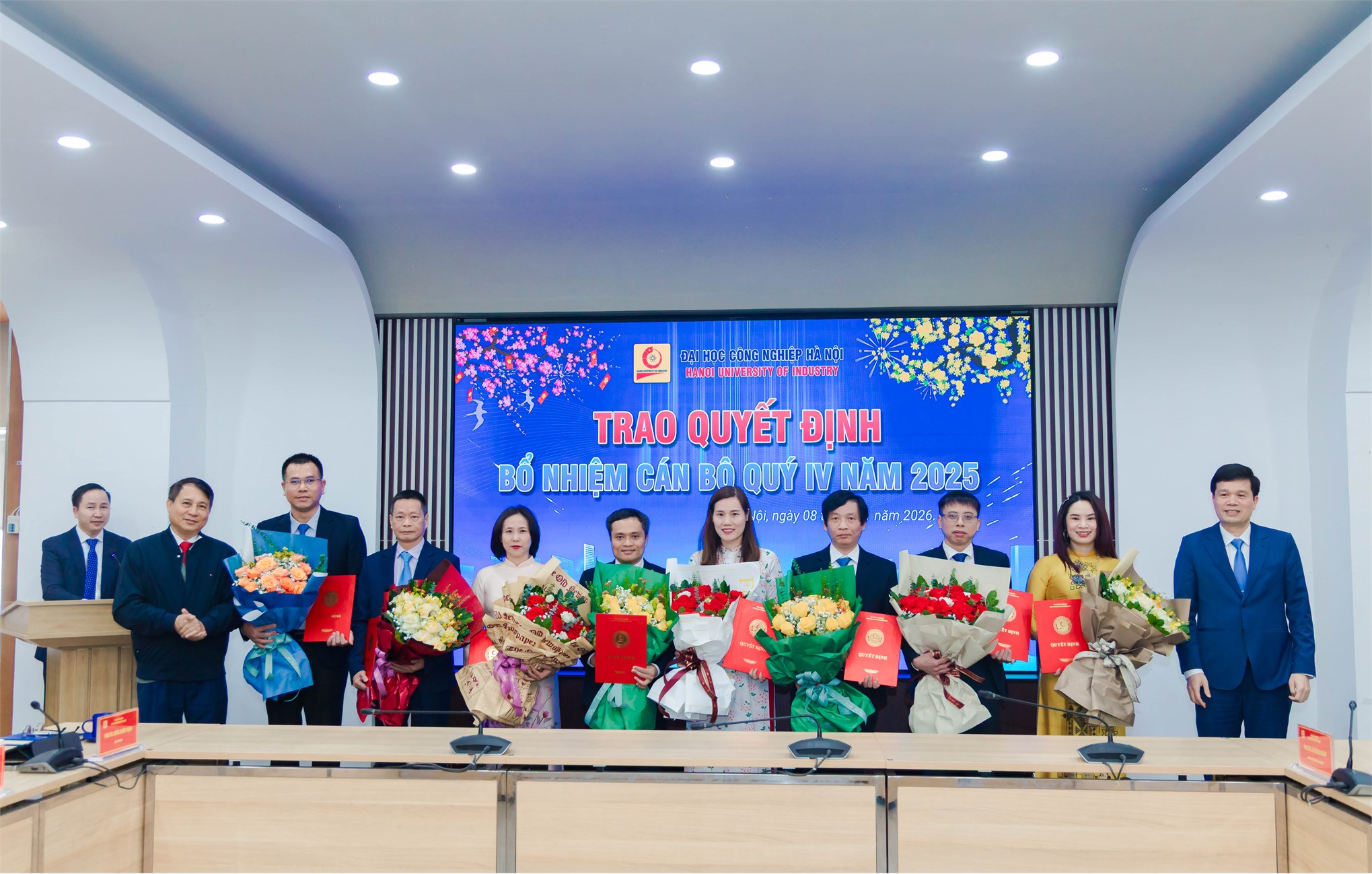 “Tâm sáng, trí bền”- Kỳ vọng đội ngũ viên chức quản lý đưa Đại học Công nghiệp Hà Nội phát triển trên tầm cao mới