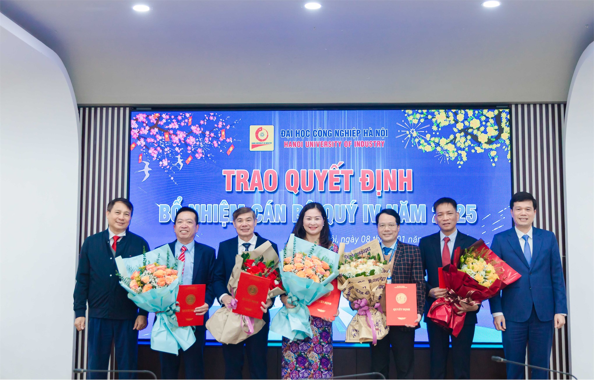 “Tâm sáng, trí bền”- Kỳ vọng đội ngũ viên chức quản lý đưa Đại học Công nghiệp Hà Nội phát triển trên tầm cao mới